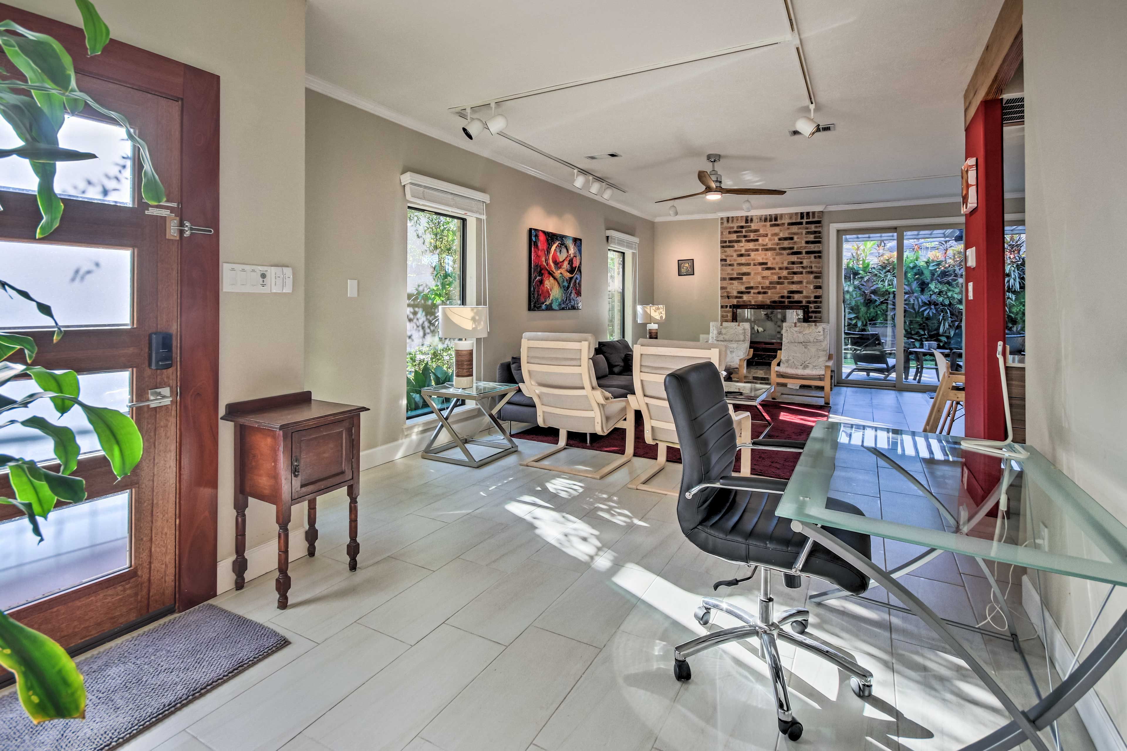 Living Area | 1st Floor | Smart TV