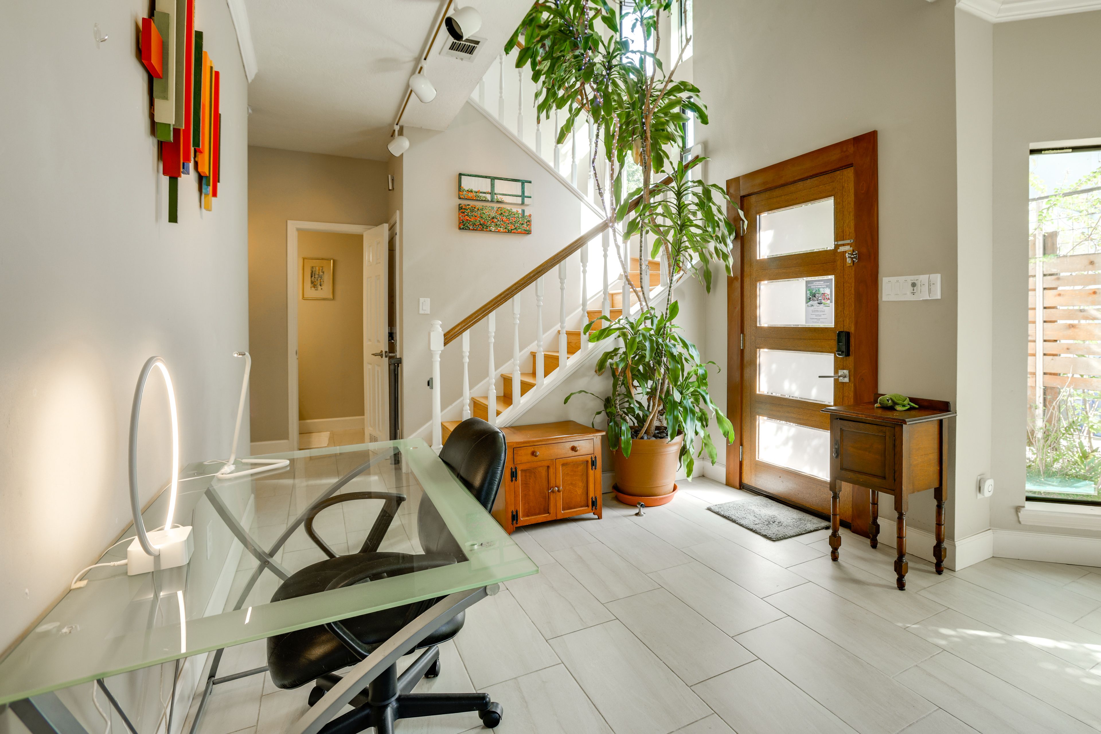 Living Area | 1st Floor | Smart TV | Desk Workspace