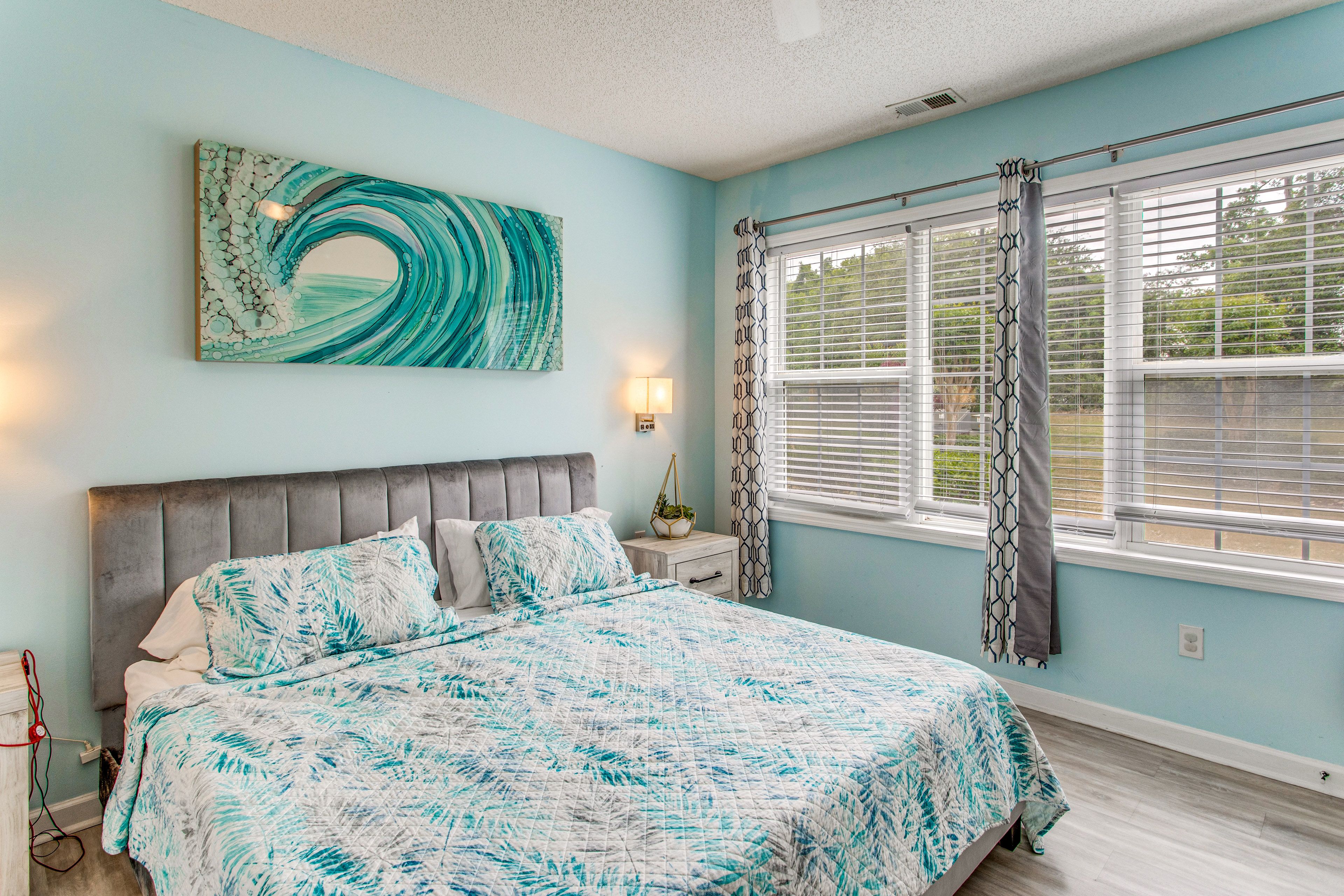 Bedroom 1 | King Bed
