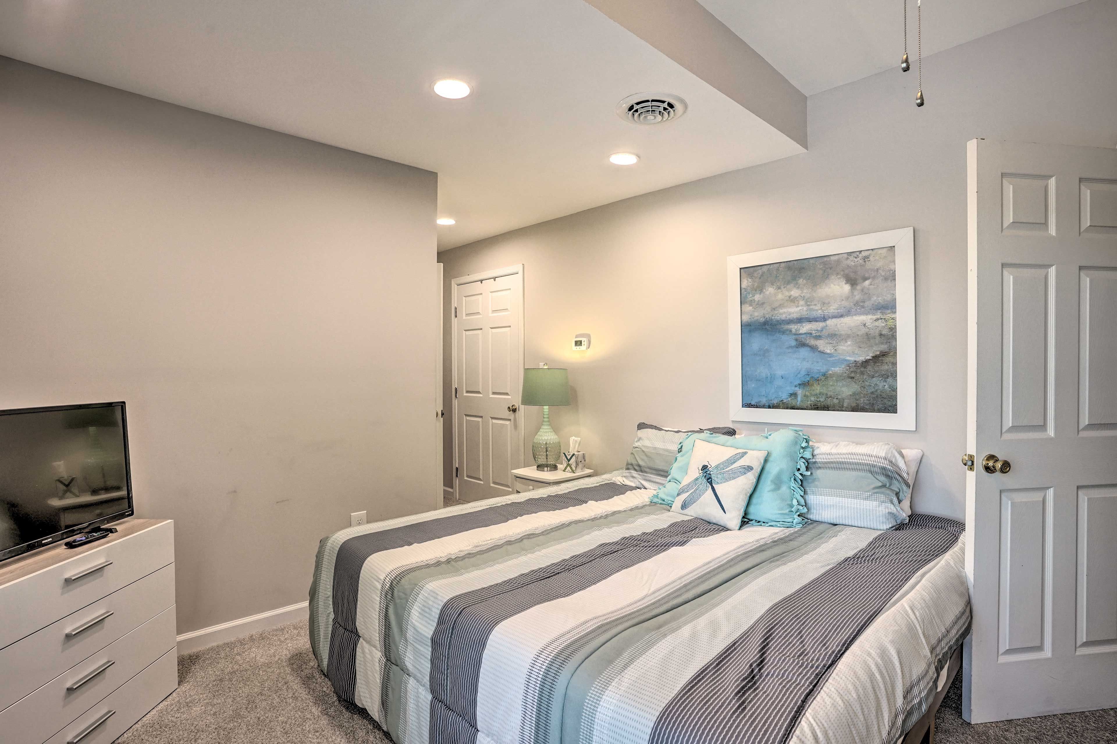 Bedroom 1 | King Bed