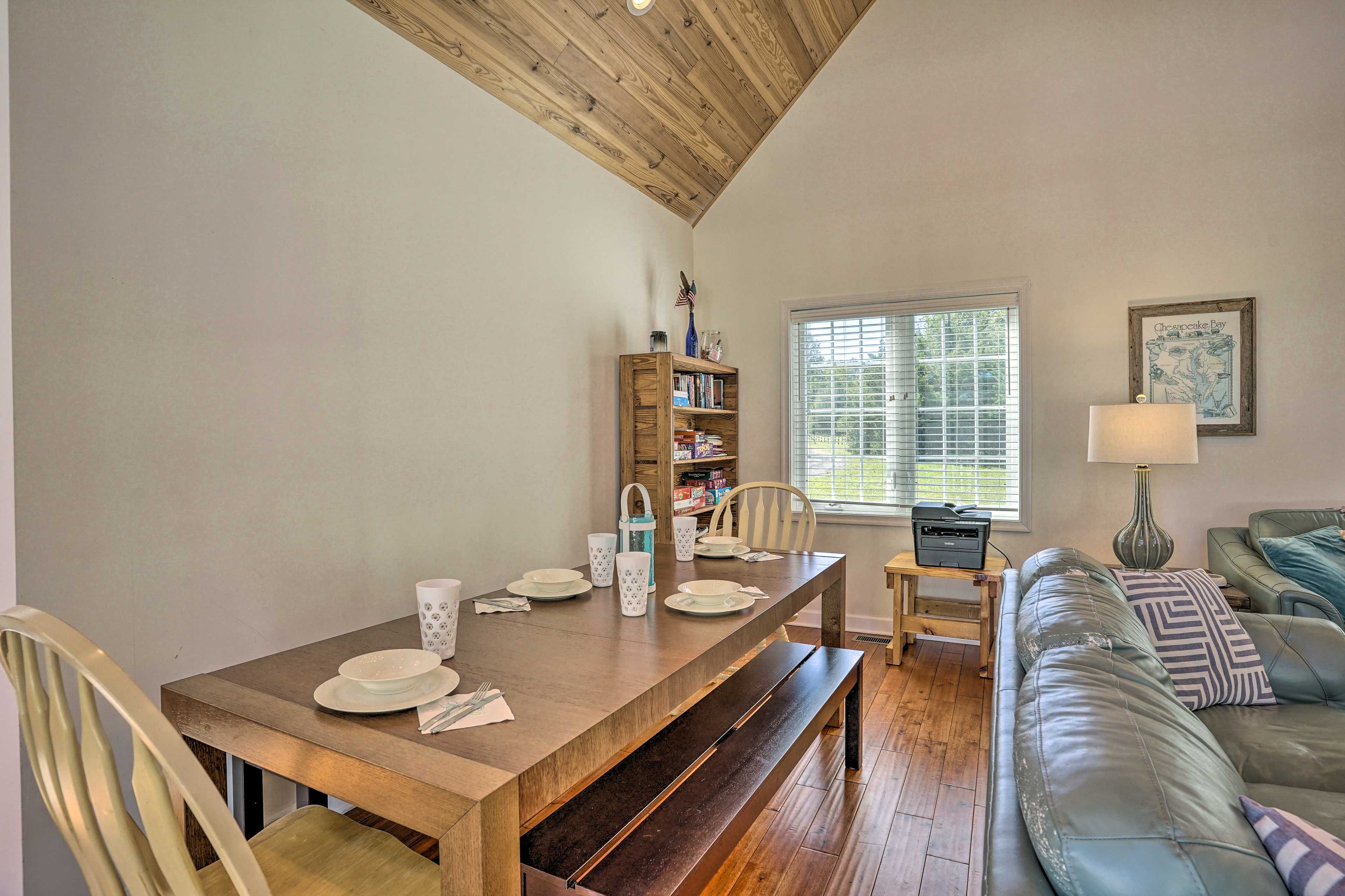 Dining Area | Dishware & Flatware