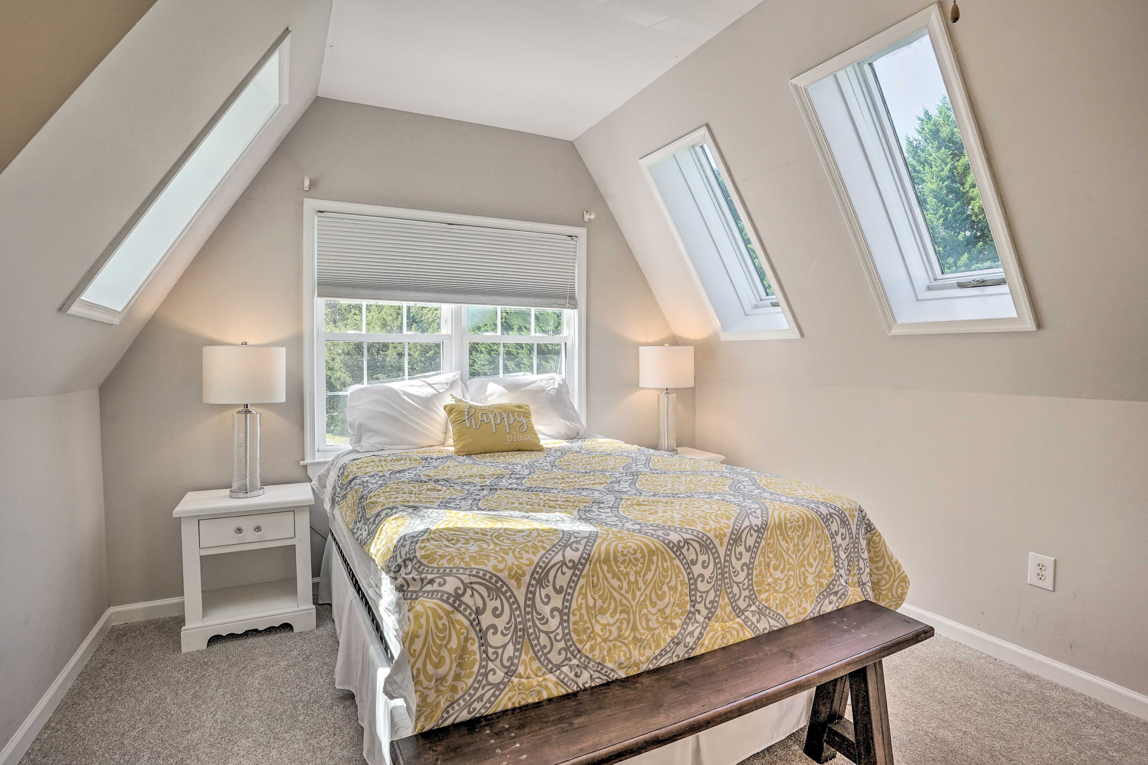 Bedroom 2 | Queen Bed | En-Suite Bathroom
