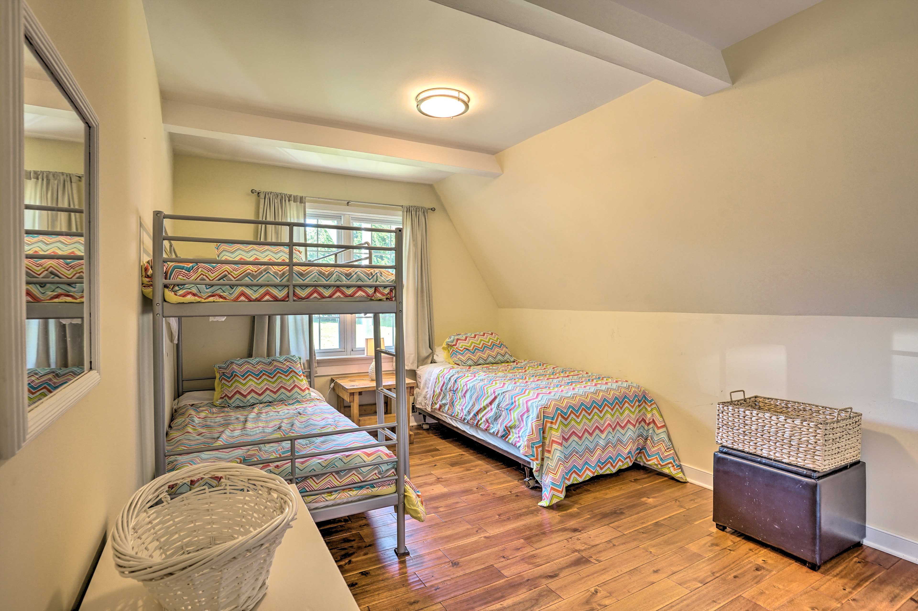 Bedroom 4 | Twin Bunk Bed | Twin Bed