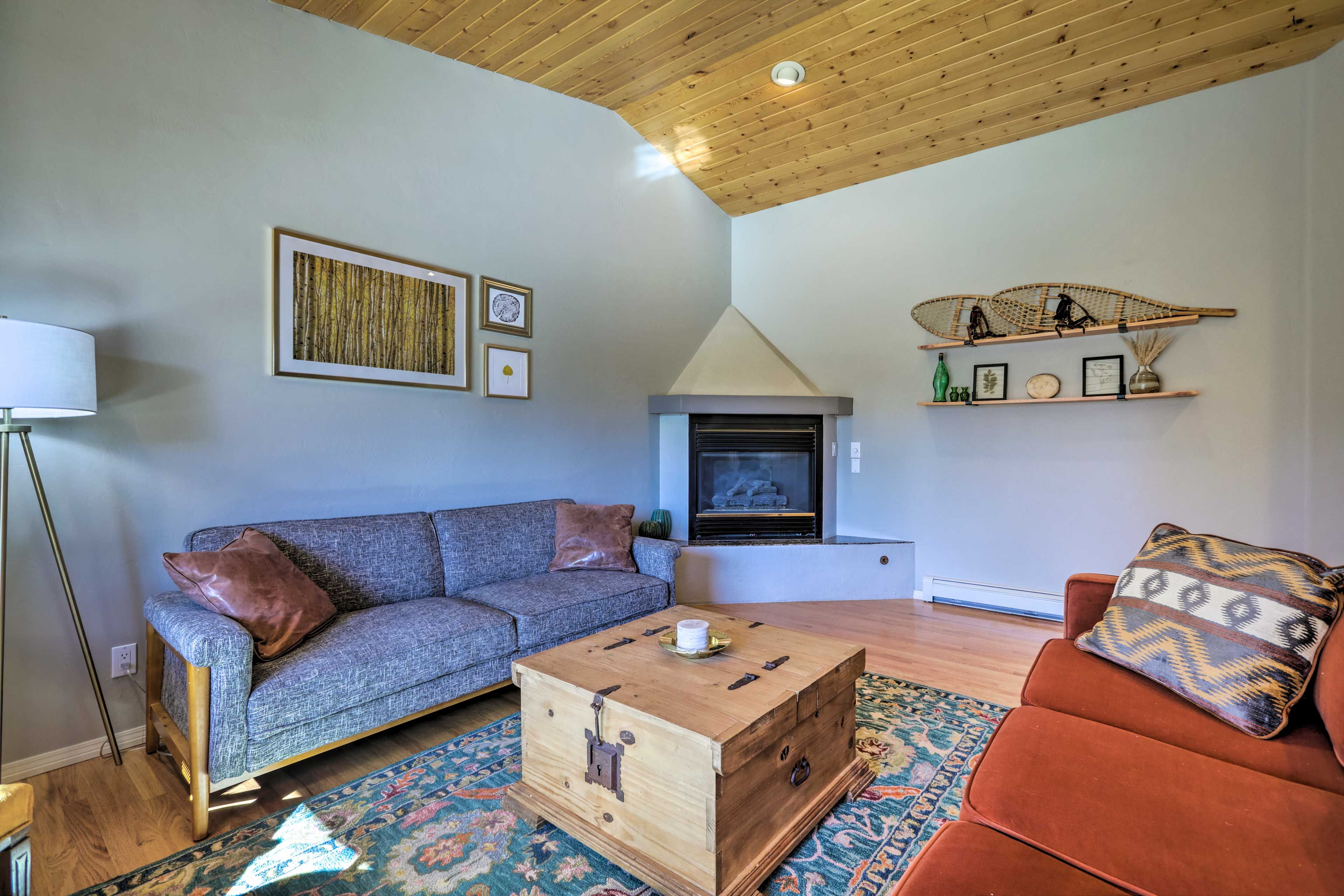 Living Area | 1st Floor | Futon | Fireplace | Board Games | Books