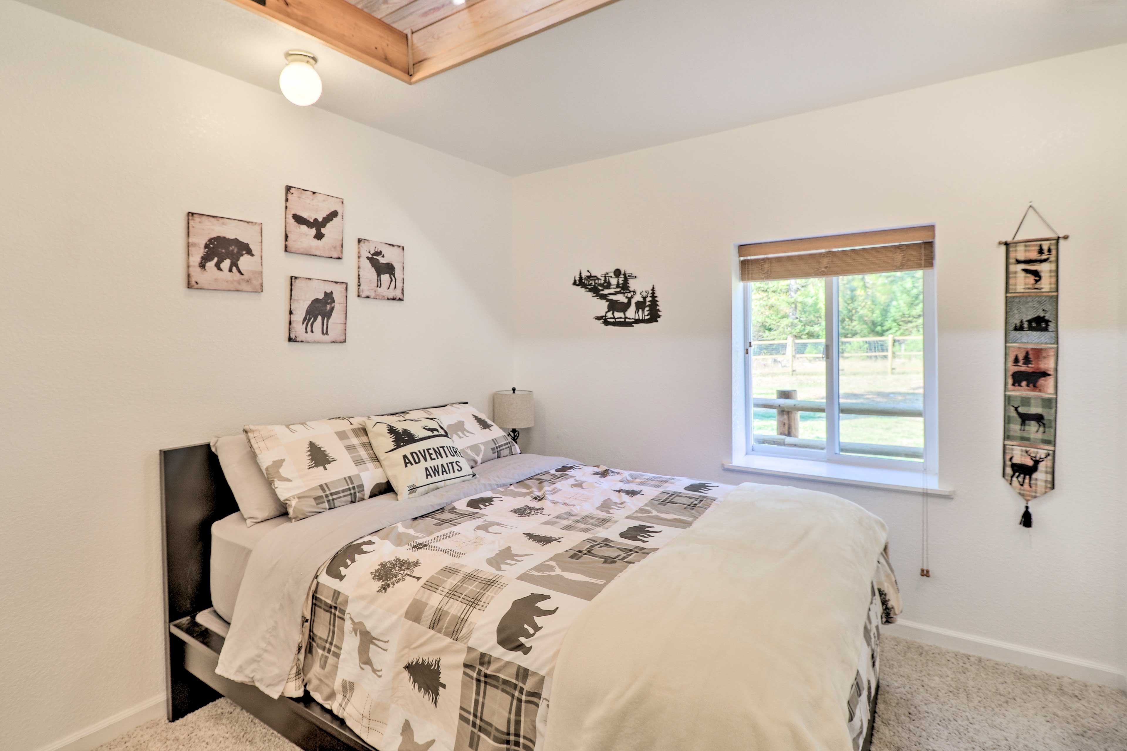 Bedroom 2 | Queen Bed