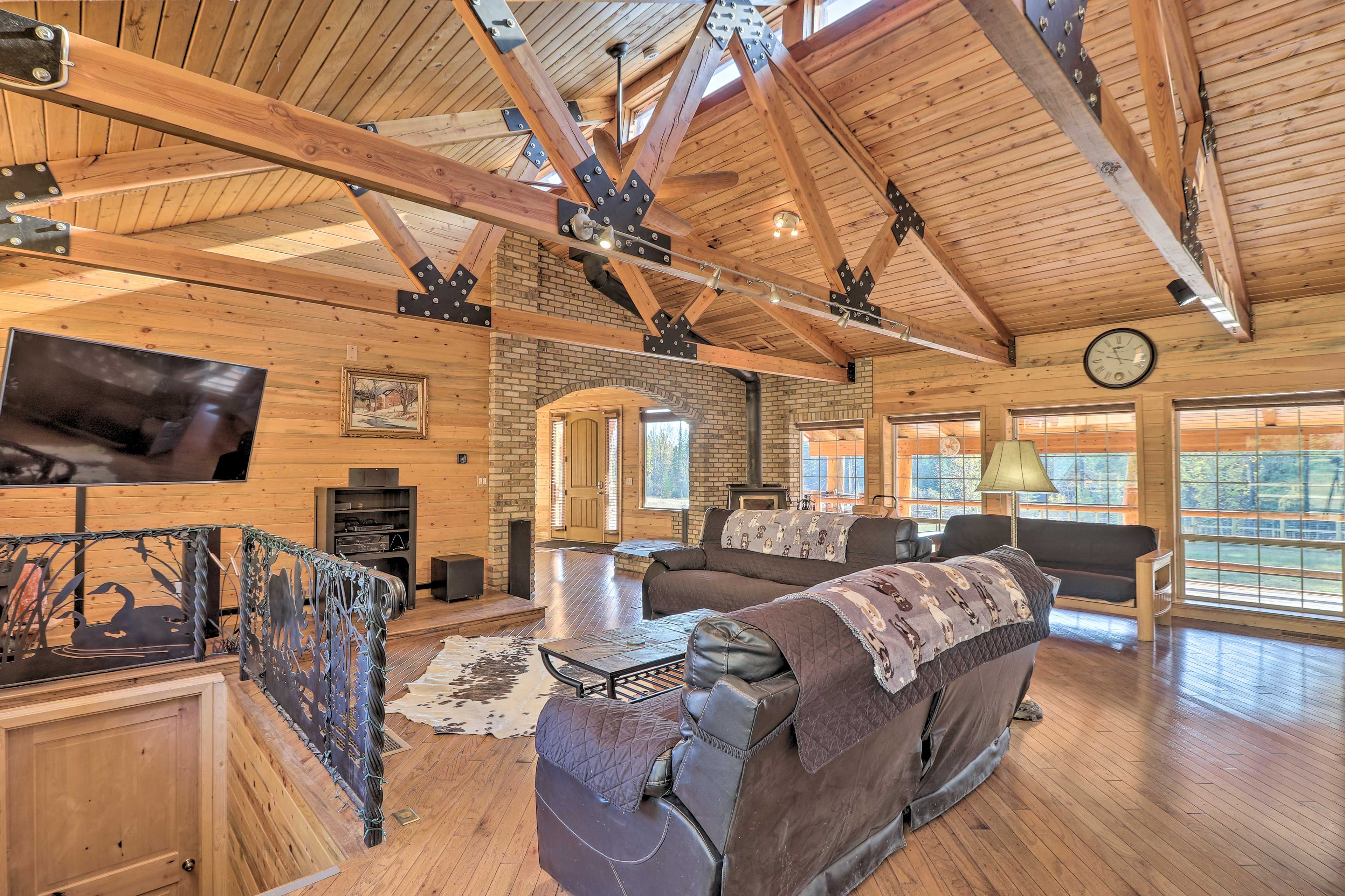 Living Room Area | Full Sleeper Sofa | Wood-Burning Stove (Wood Provided)