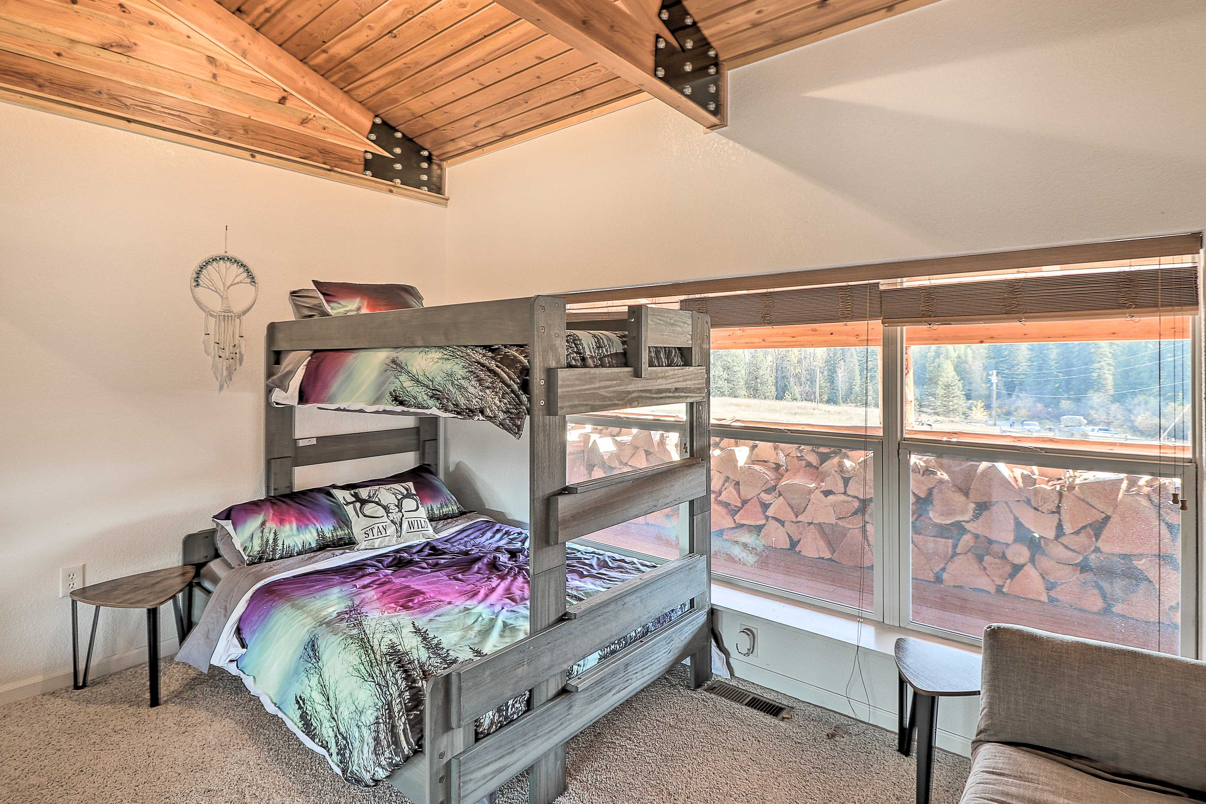 Bedroom 3 | Twin/Full Bunk Bed | Twin Futon