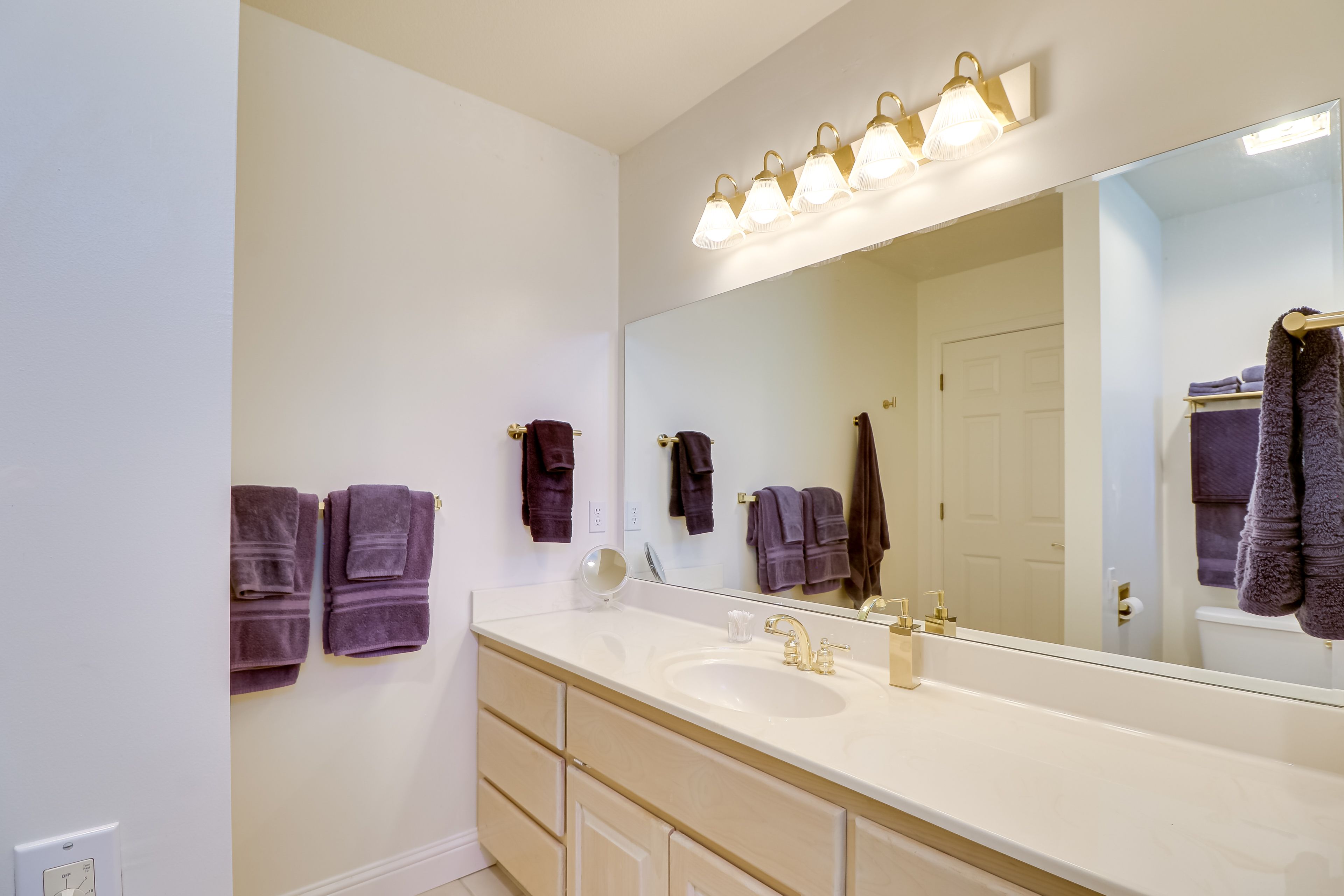 En-Suite Bathroom | Towels Provided