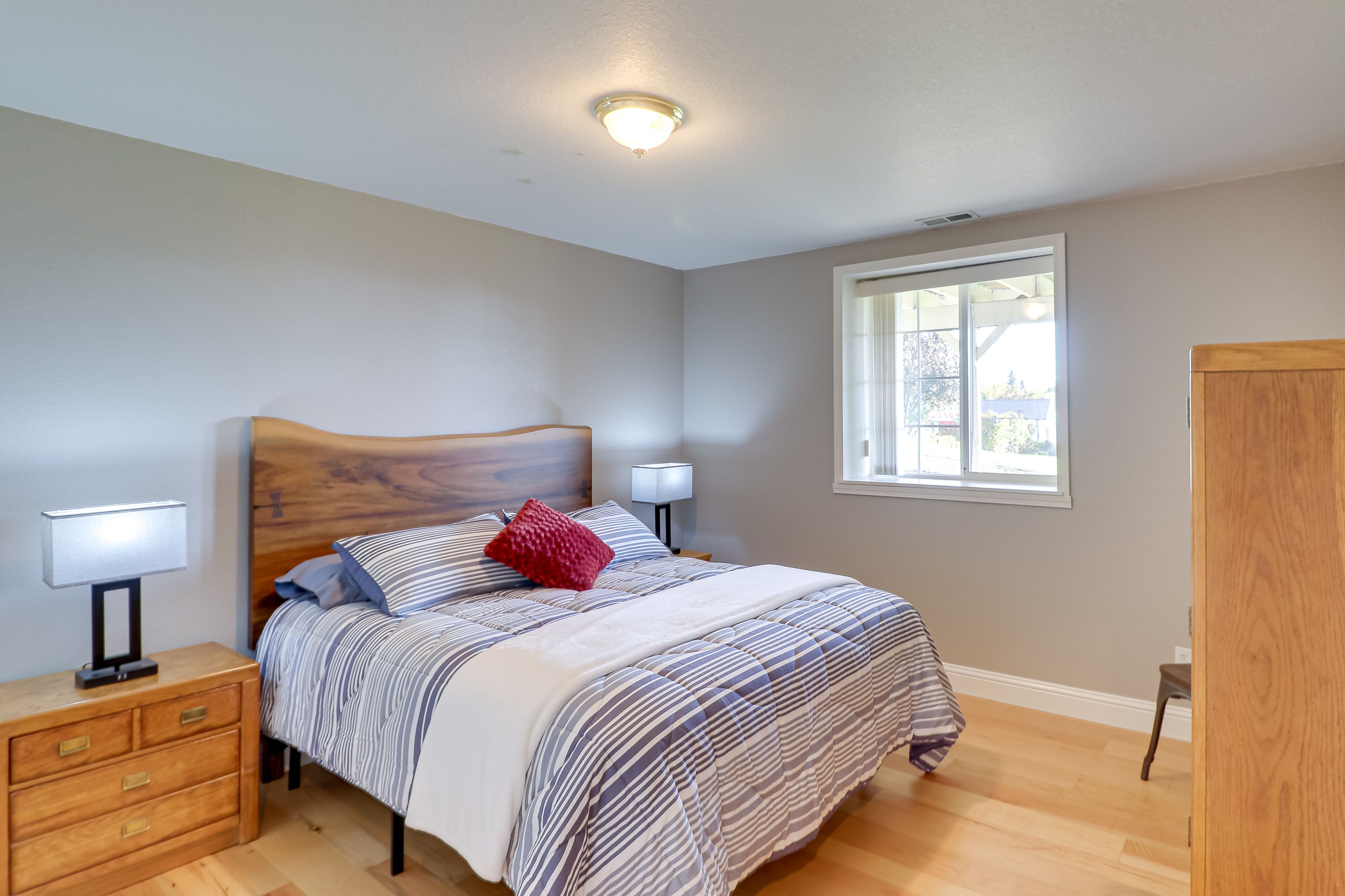Bedroom 3 | Queen Bed | Bottom Floor