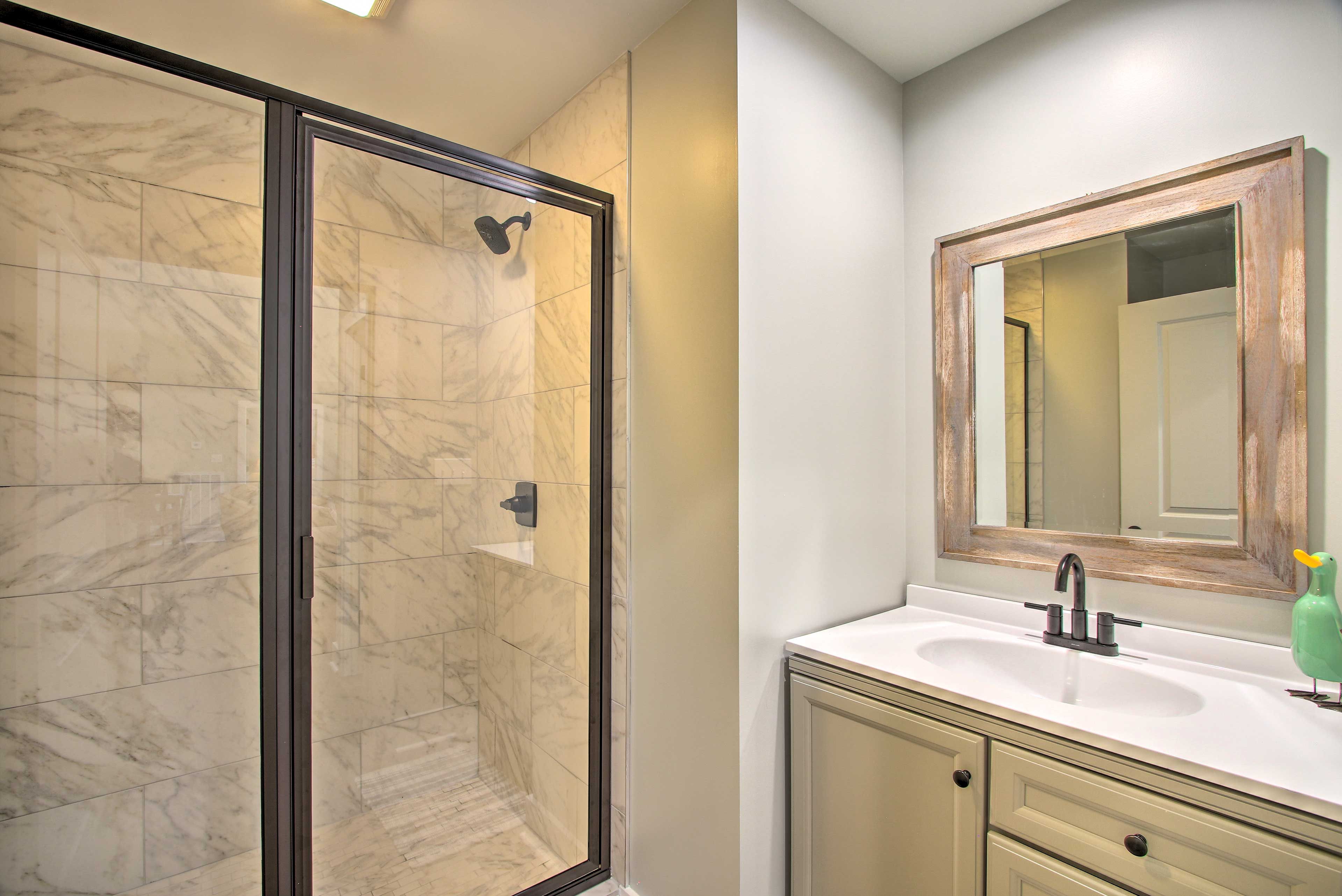 Full Bathroom | Walk-In Shower | Hair Dryer | Towels Provided