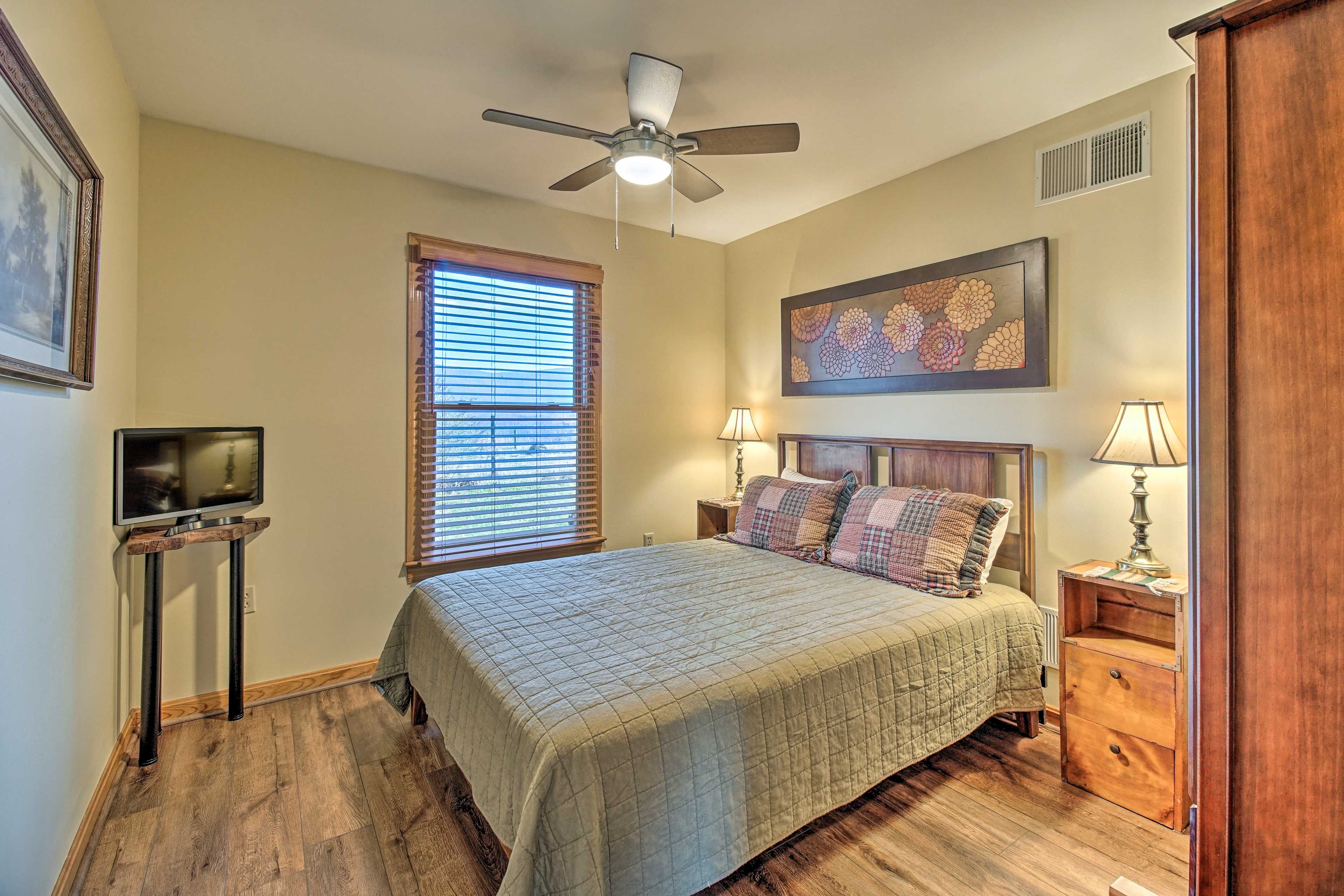 Bedroom 2 | Queen Bed | Linens Provided