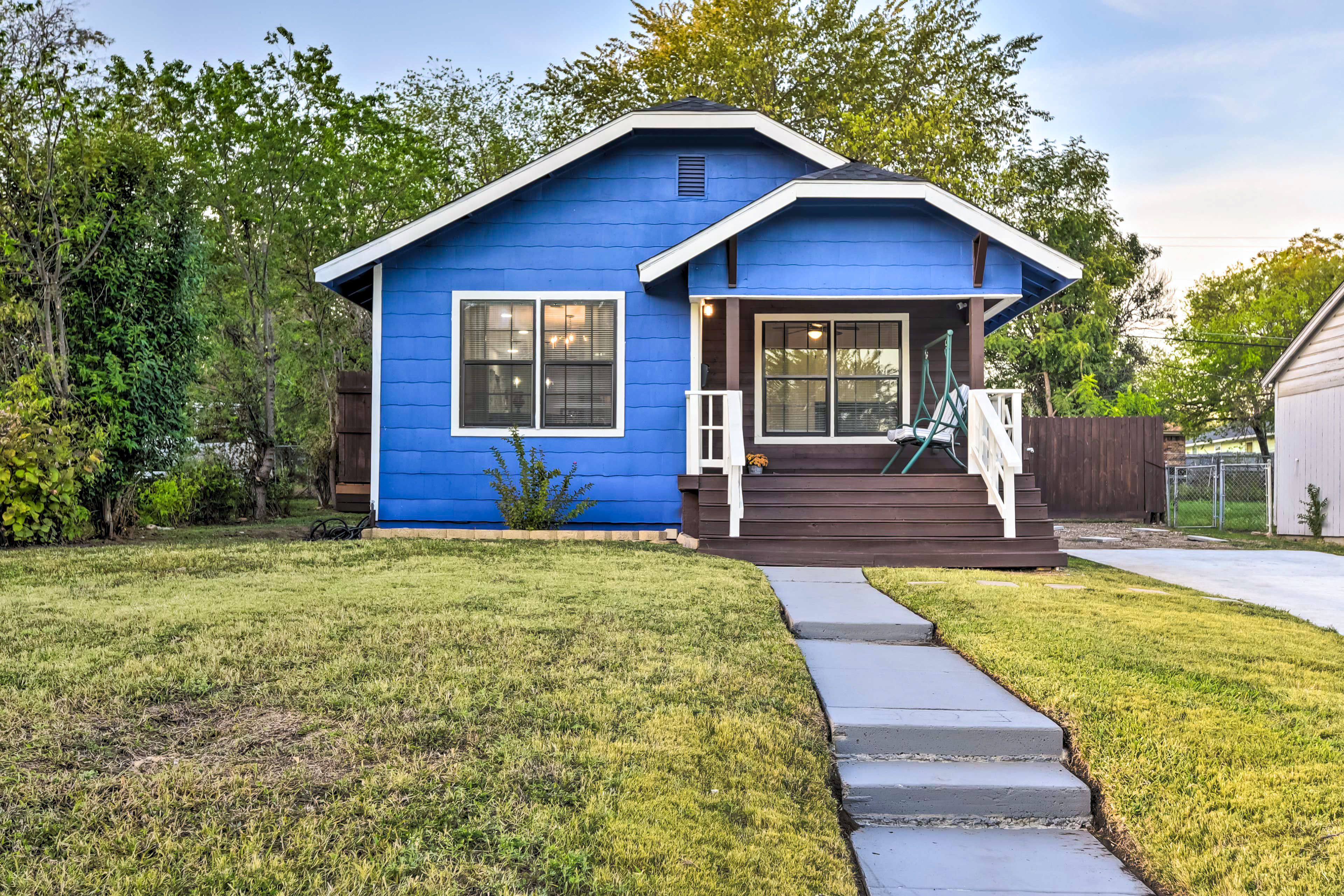 Property Exterior | 1,027 Sq Ft