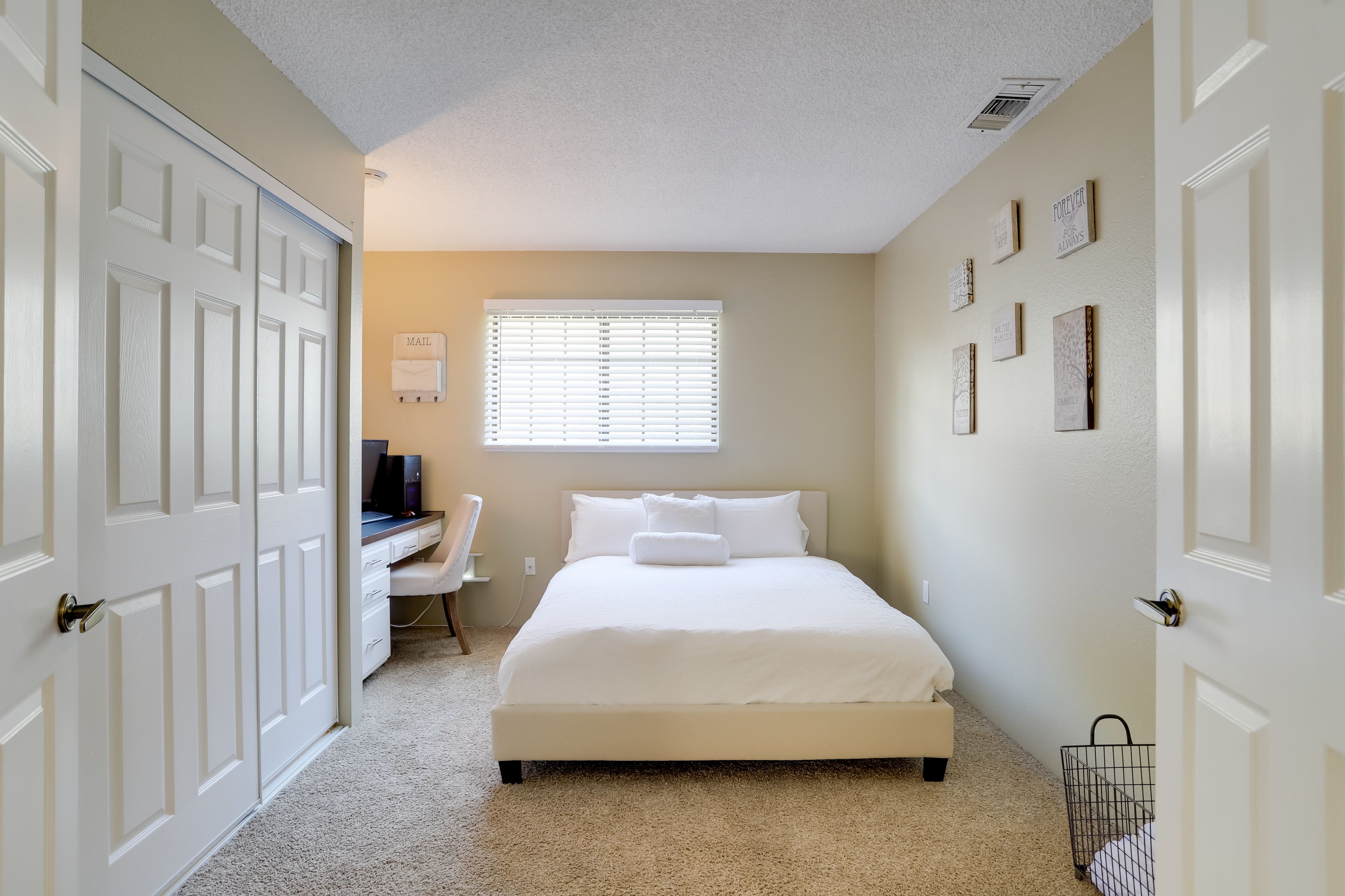 Bedroom 3 | Queen Bed | Computer Workspace