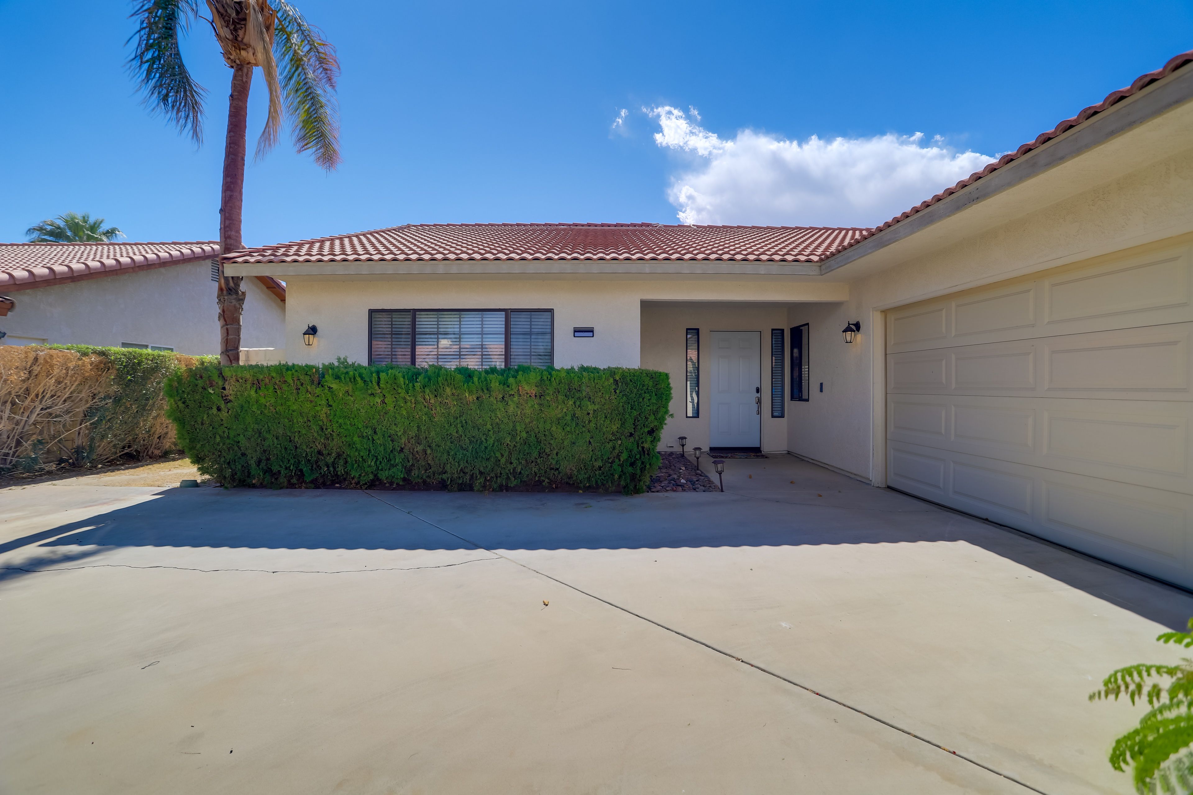 Parking | Driveway (3 Vehicles) | Free Street Parking