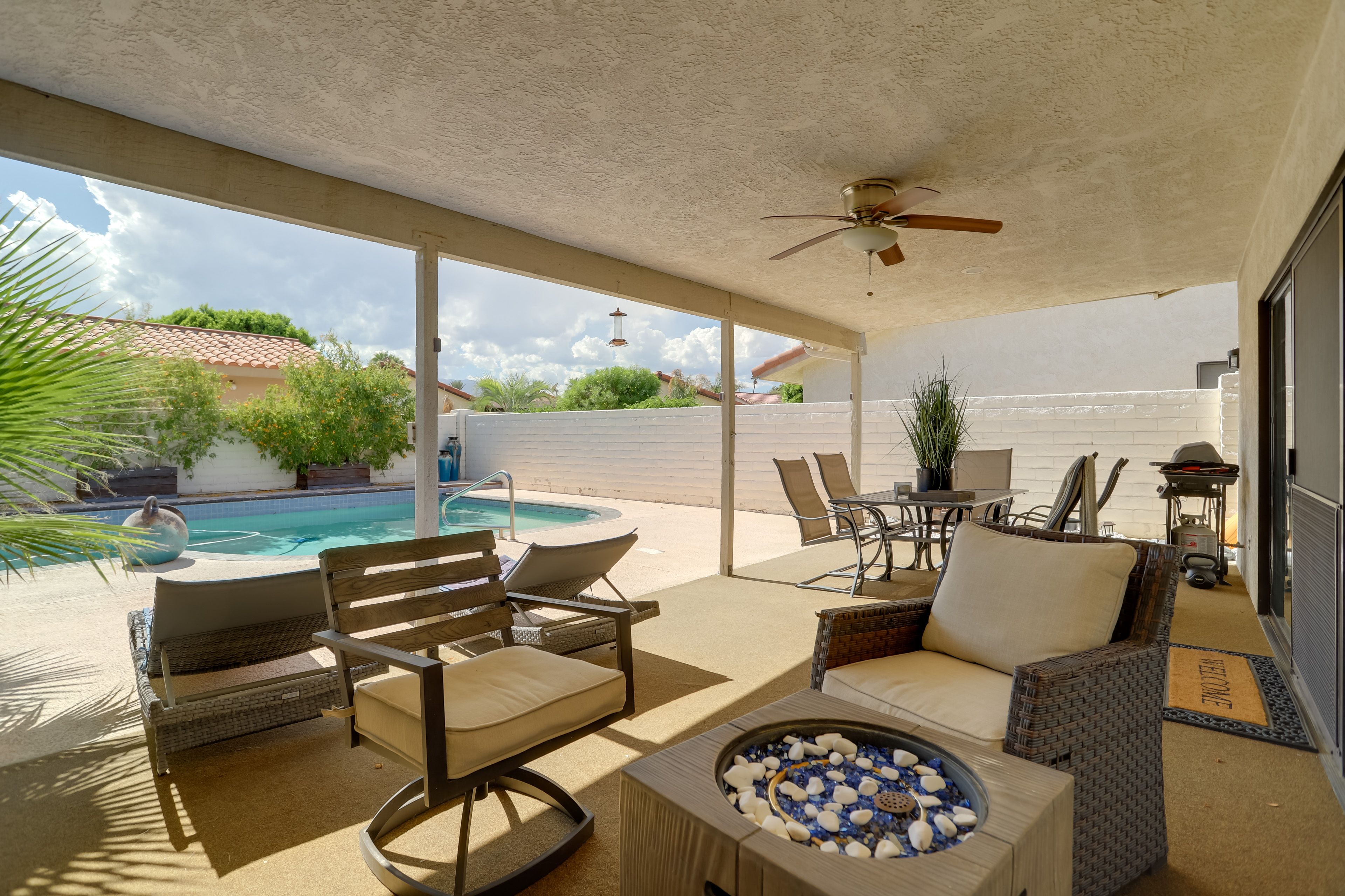 Covered Patio | Outdoor Dining Area | Fire Table | Gas Grill