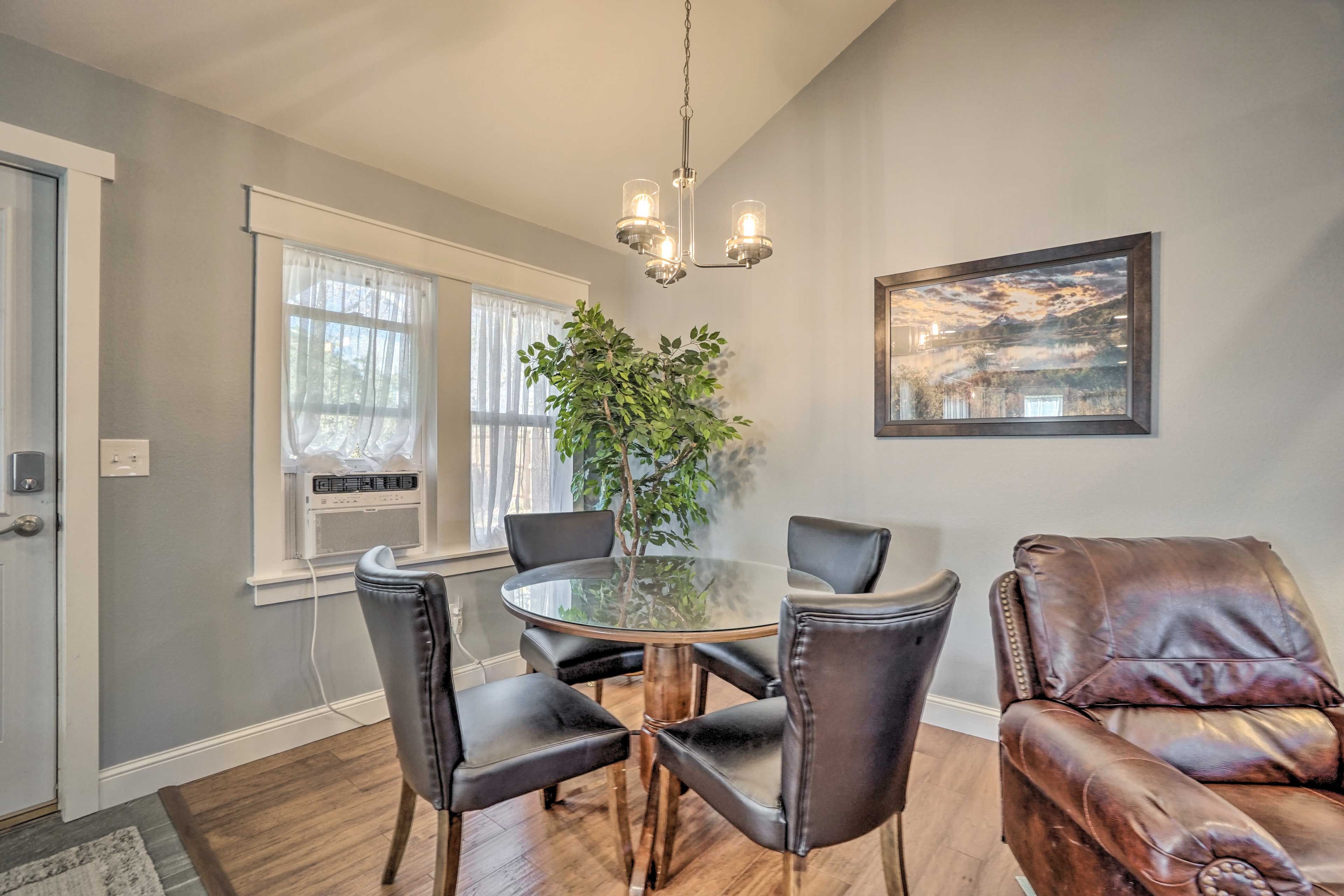 Dining Area | Dishware & Flatware