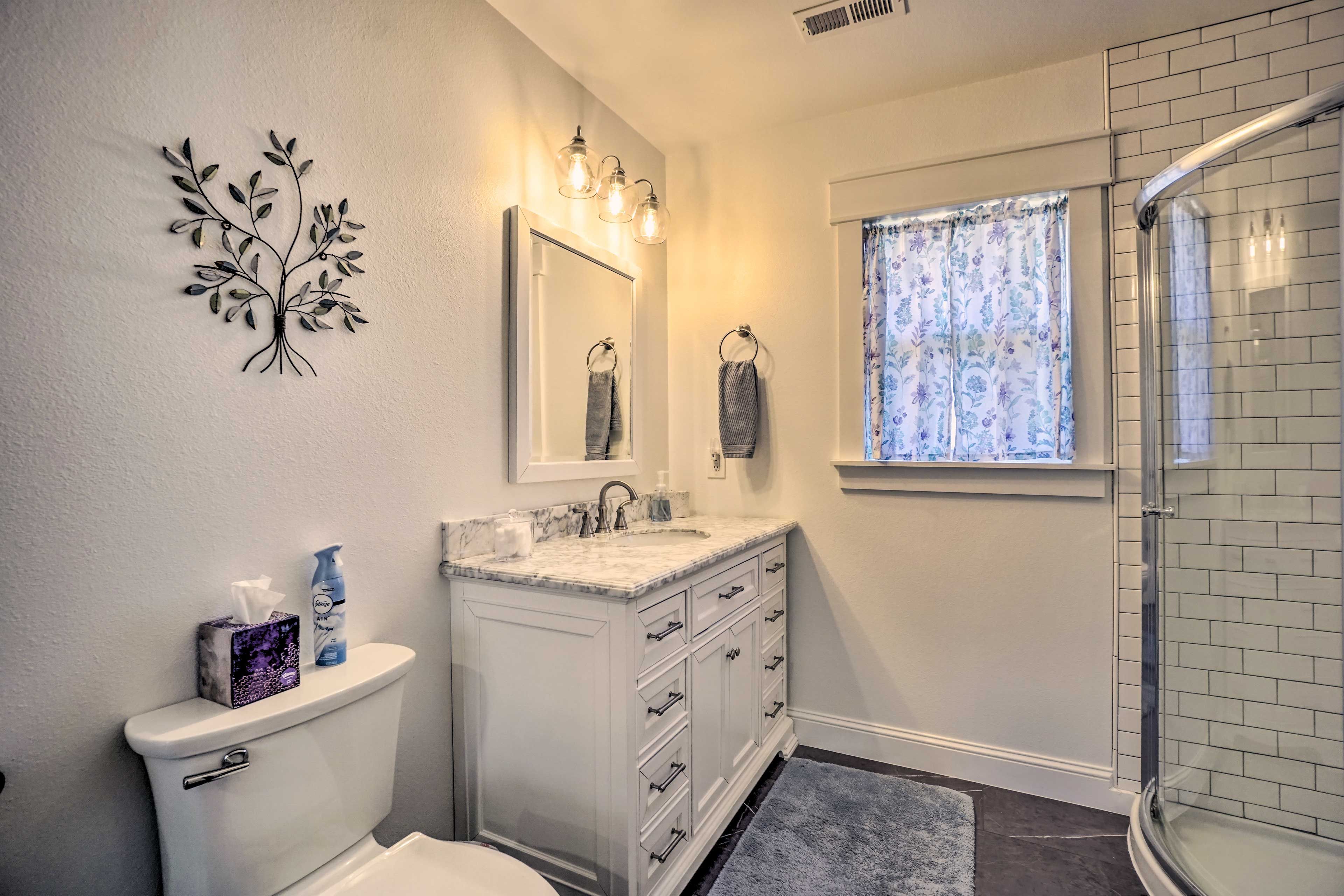 Bathroom | Towels Provided | Complimentary Toiletries | Hair Dryer