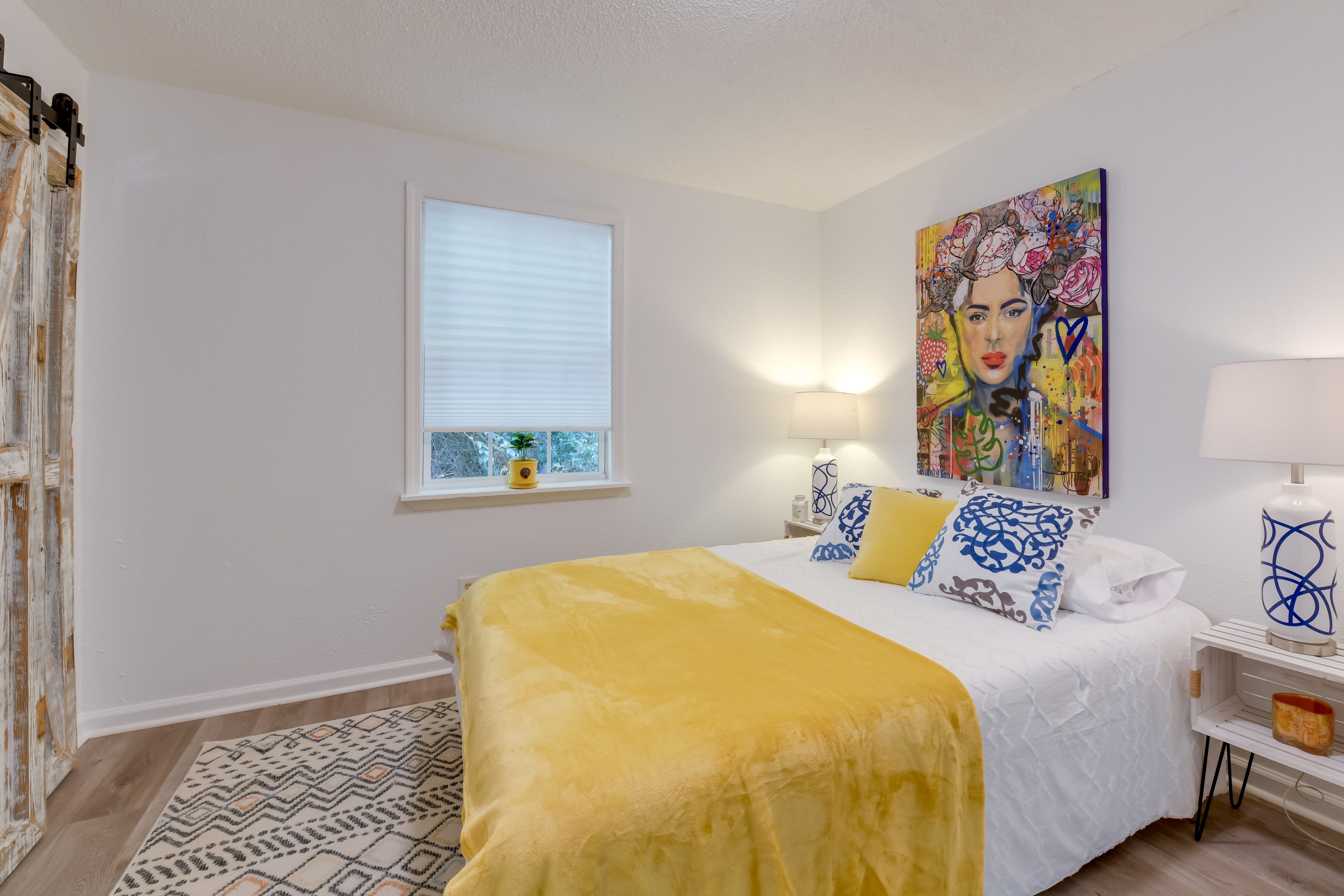 Bedroom | Main Level | Queen Bed | Linens Provided