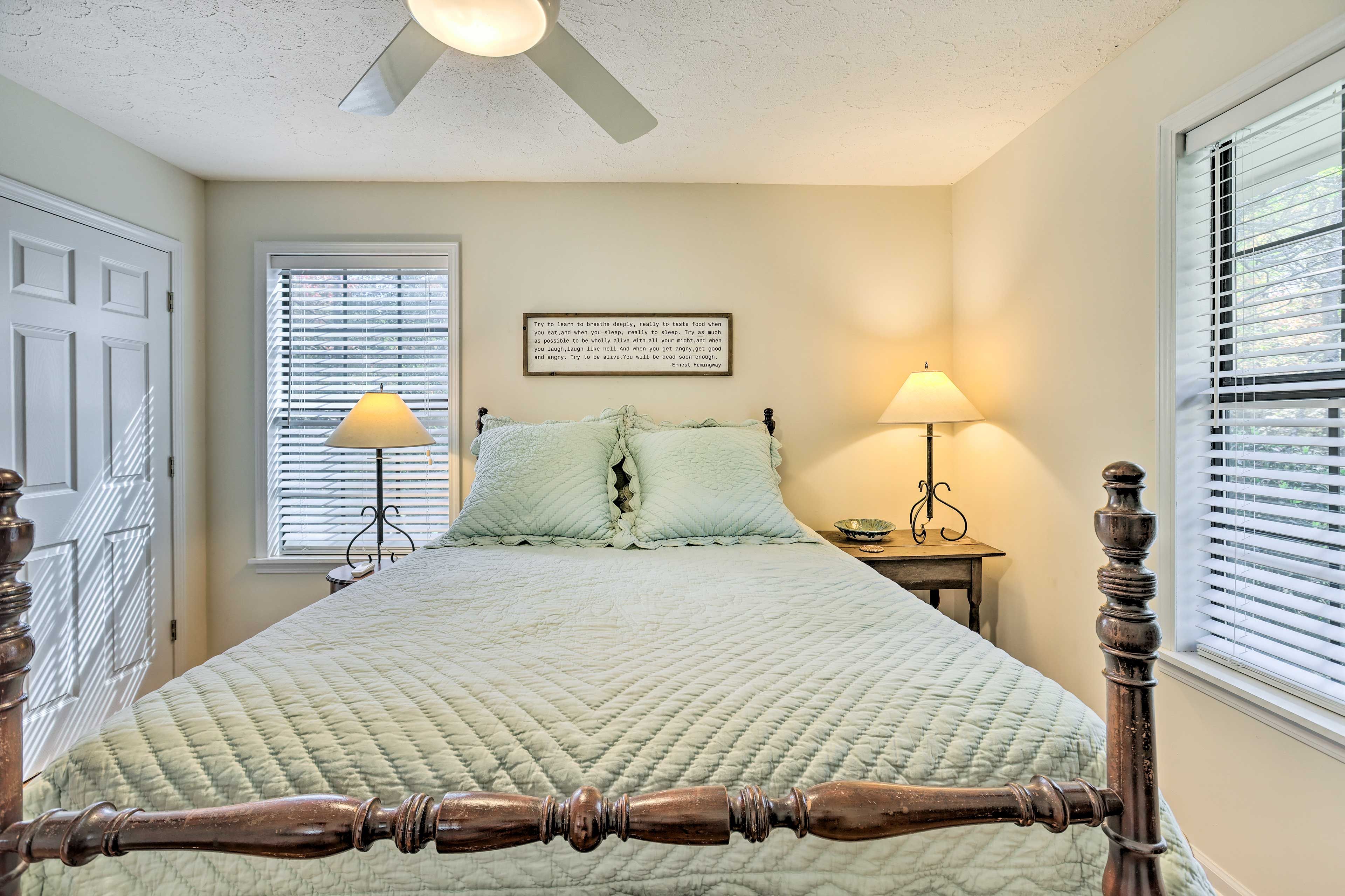 Bedroom 2 | Queen Bed