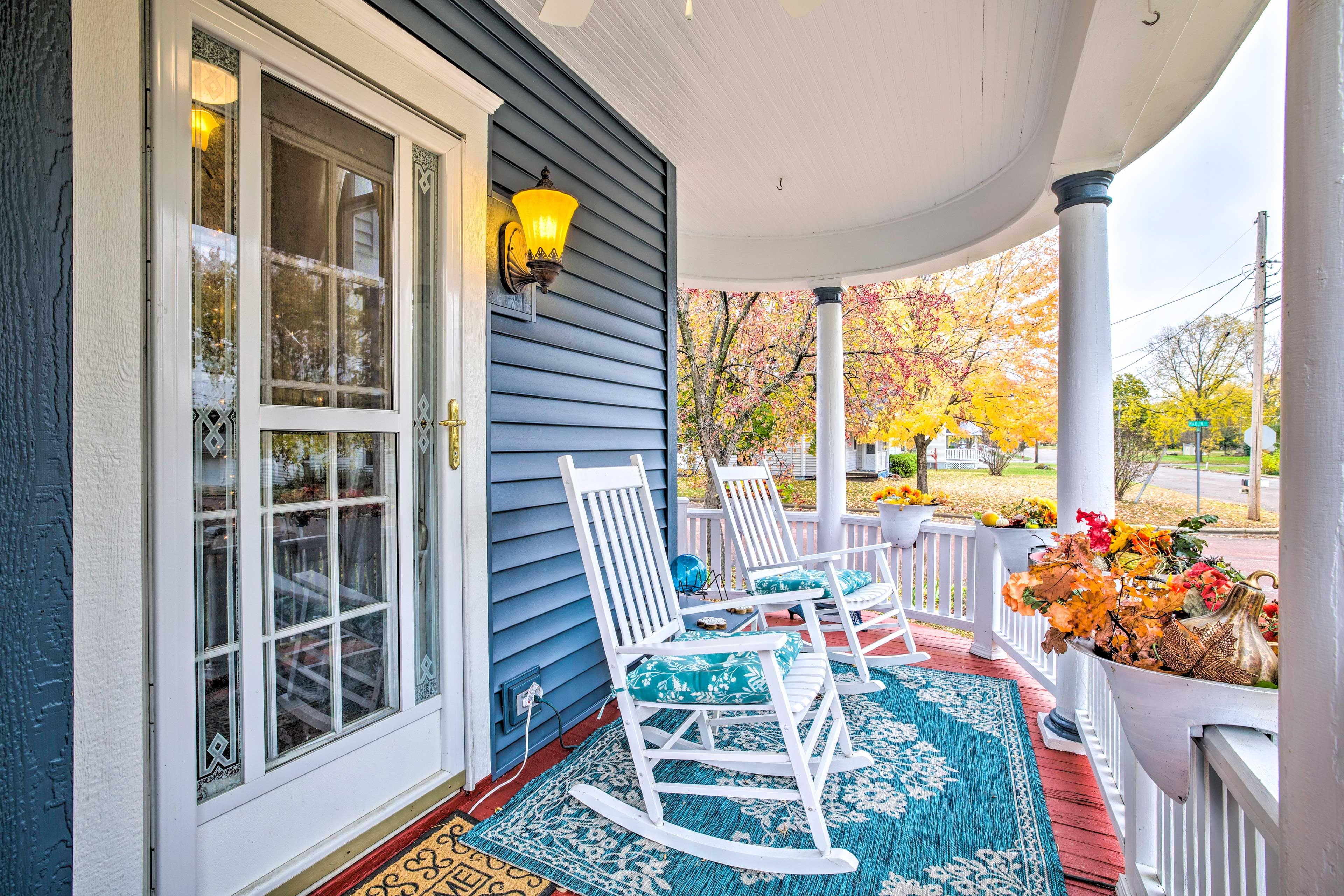House Exterior | Furnished Porch