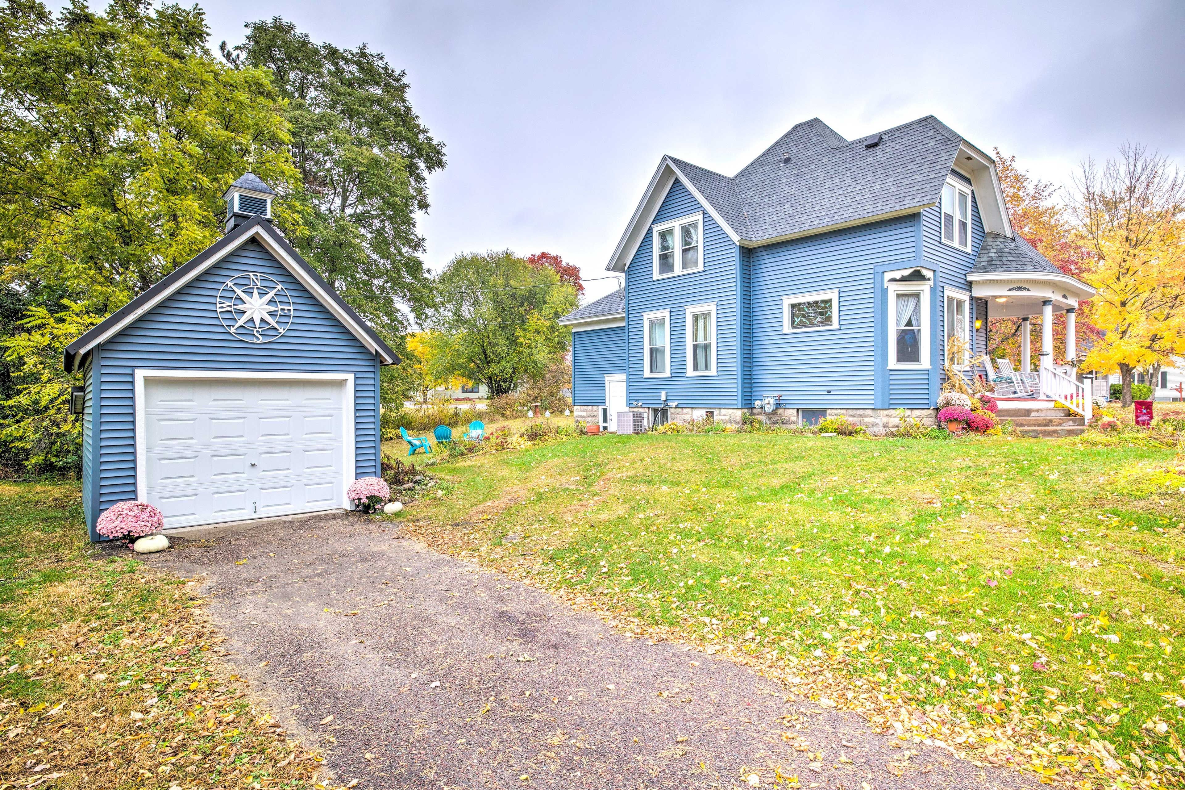 Parking | Driveway (2 Vehicles)
