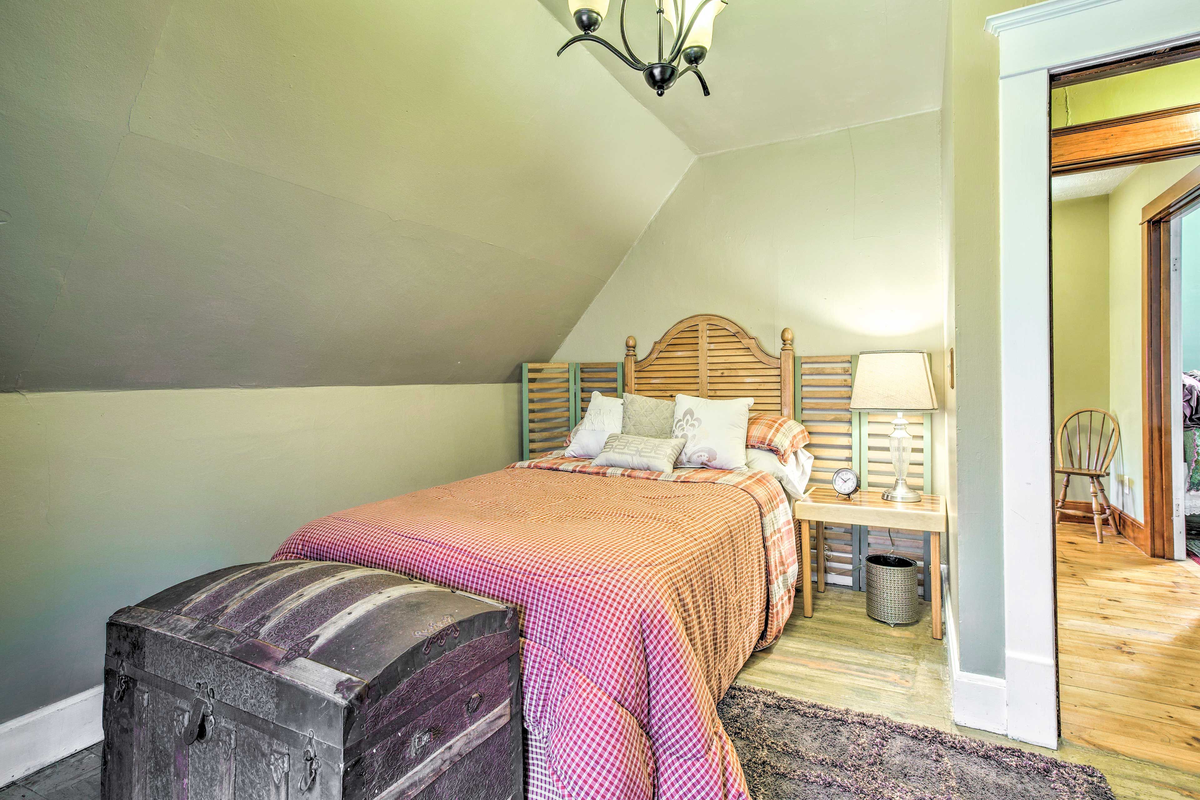 Bedroom 2 | Full Bed | 2nd Floor