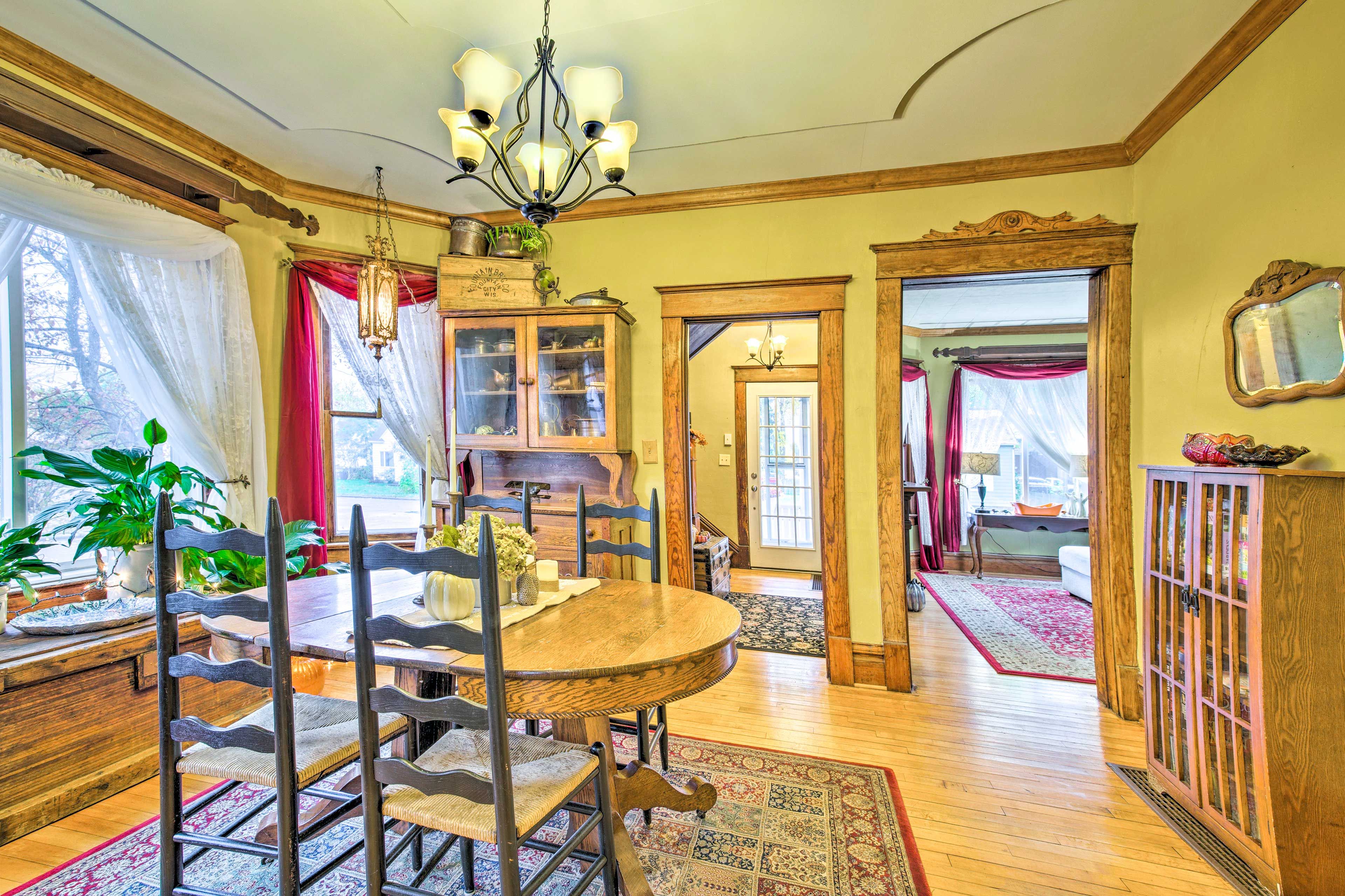 Dining Area | Dishware/Flatware | Board Games