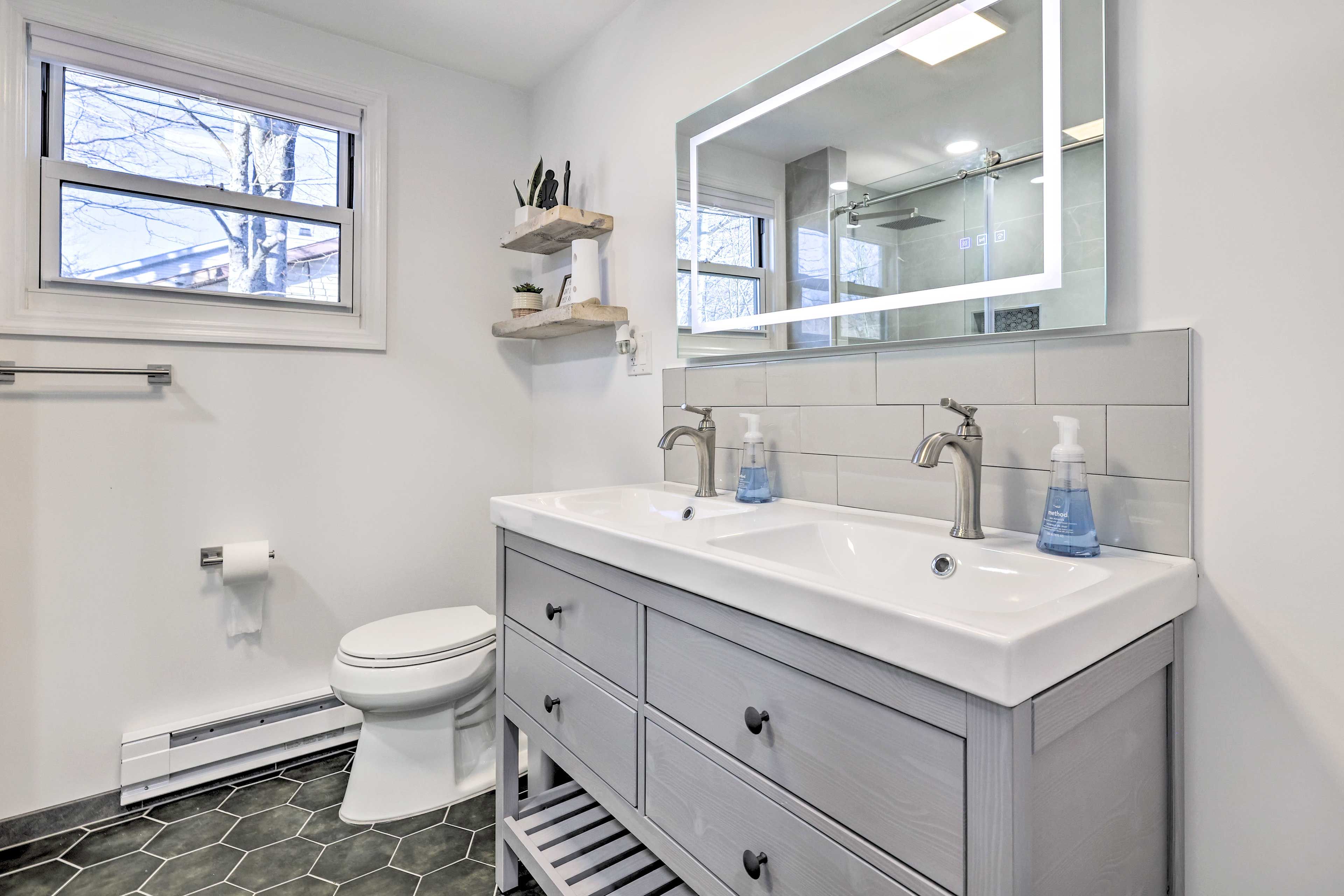 En-Suite Bathroom | Complimentary Toiletries