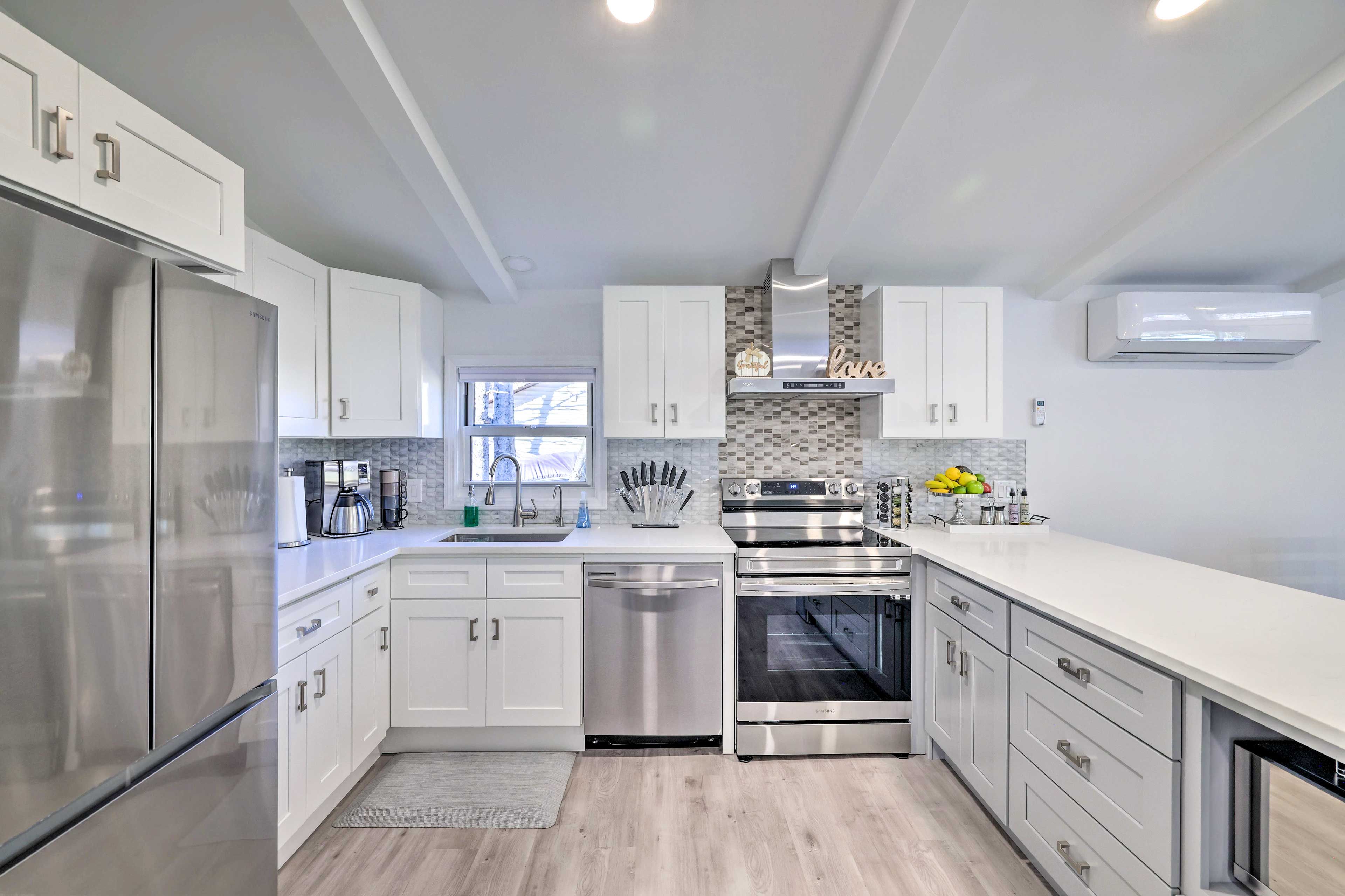 Kitchen | High-End Stainless Steel Appliances | Cooking Basics