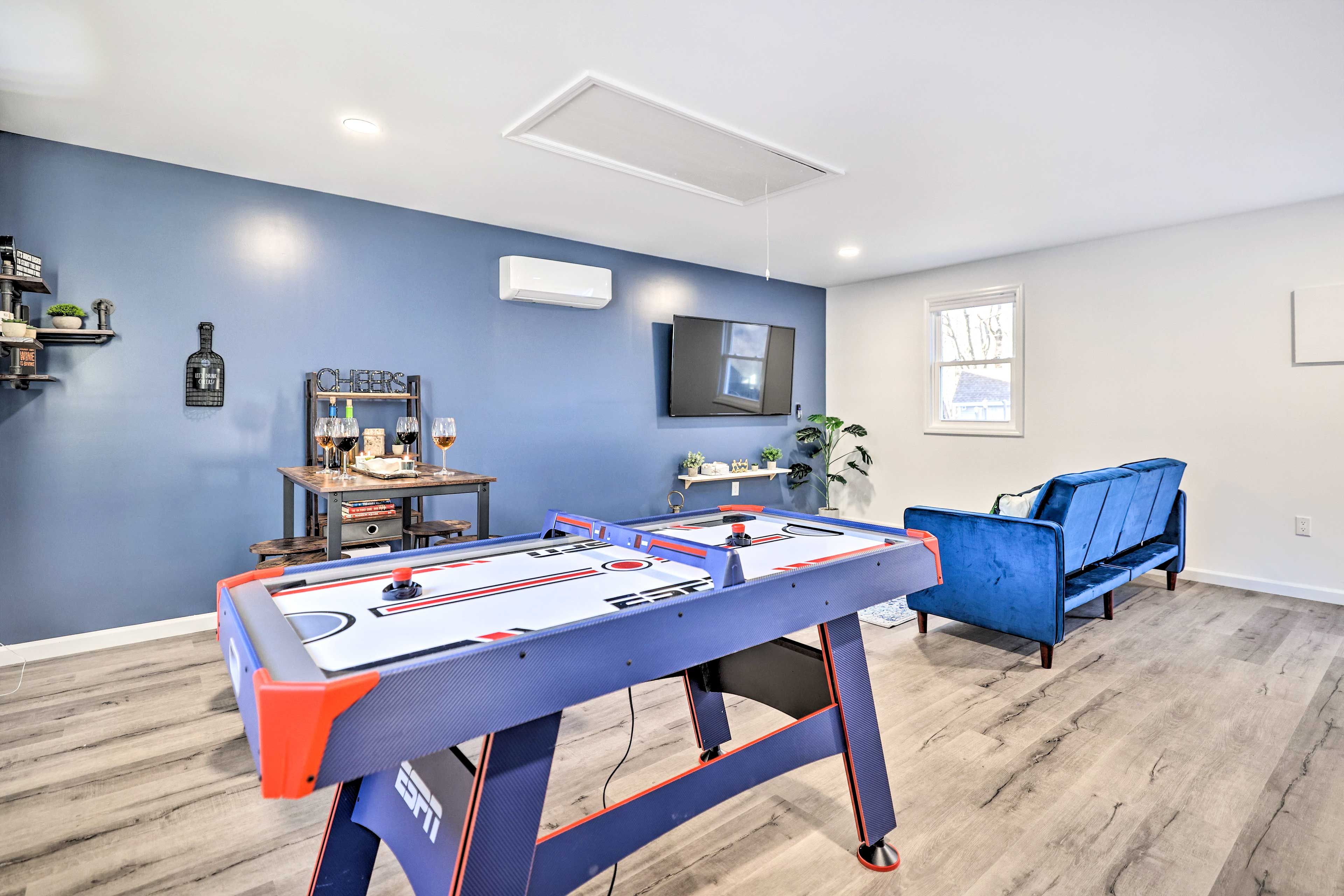 Game Room | Air Hockey | Board Games | TV Area