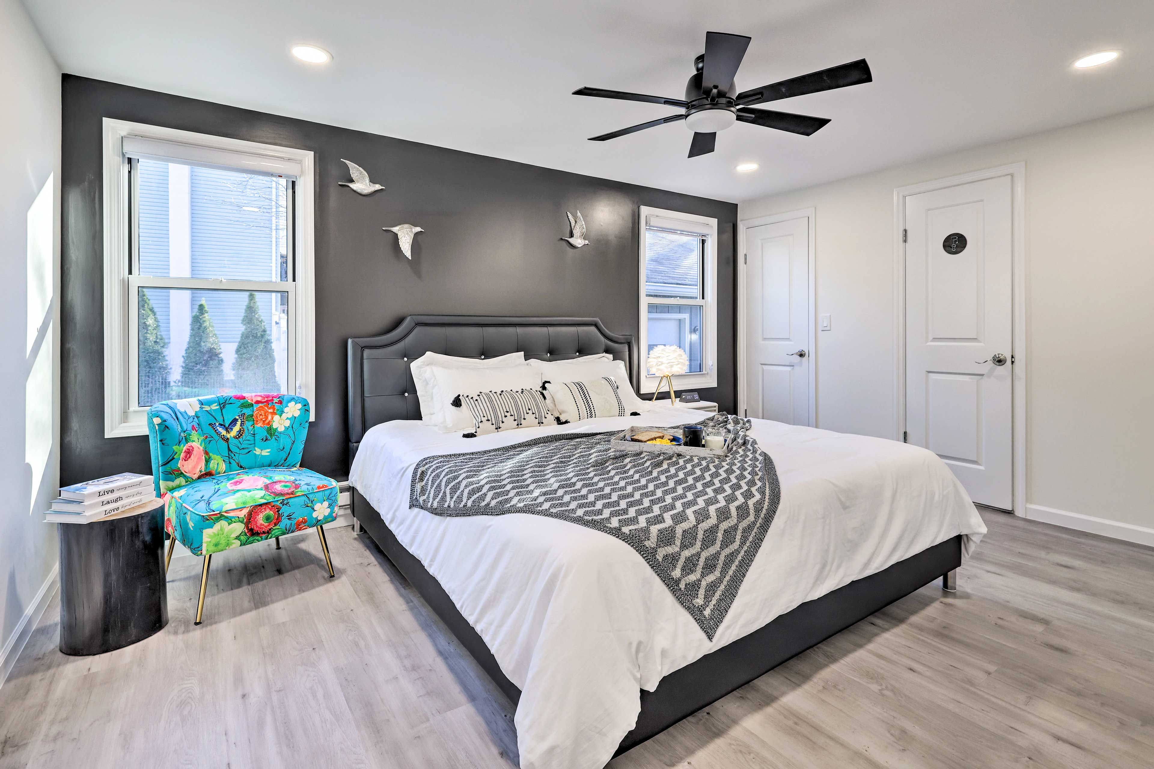 Bedroom 1 | King Bed | En-Suite Bathroom