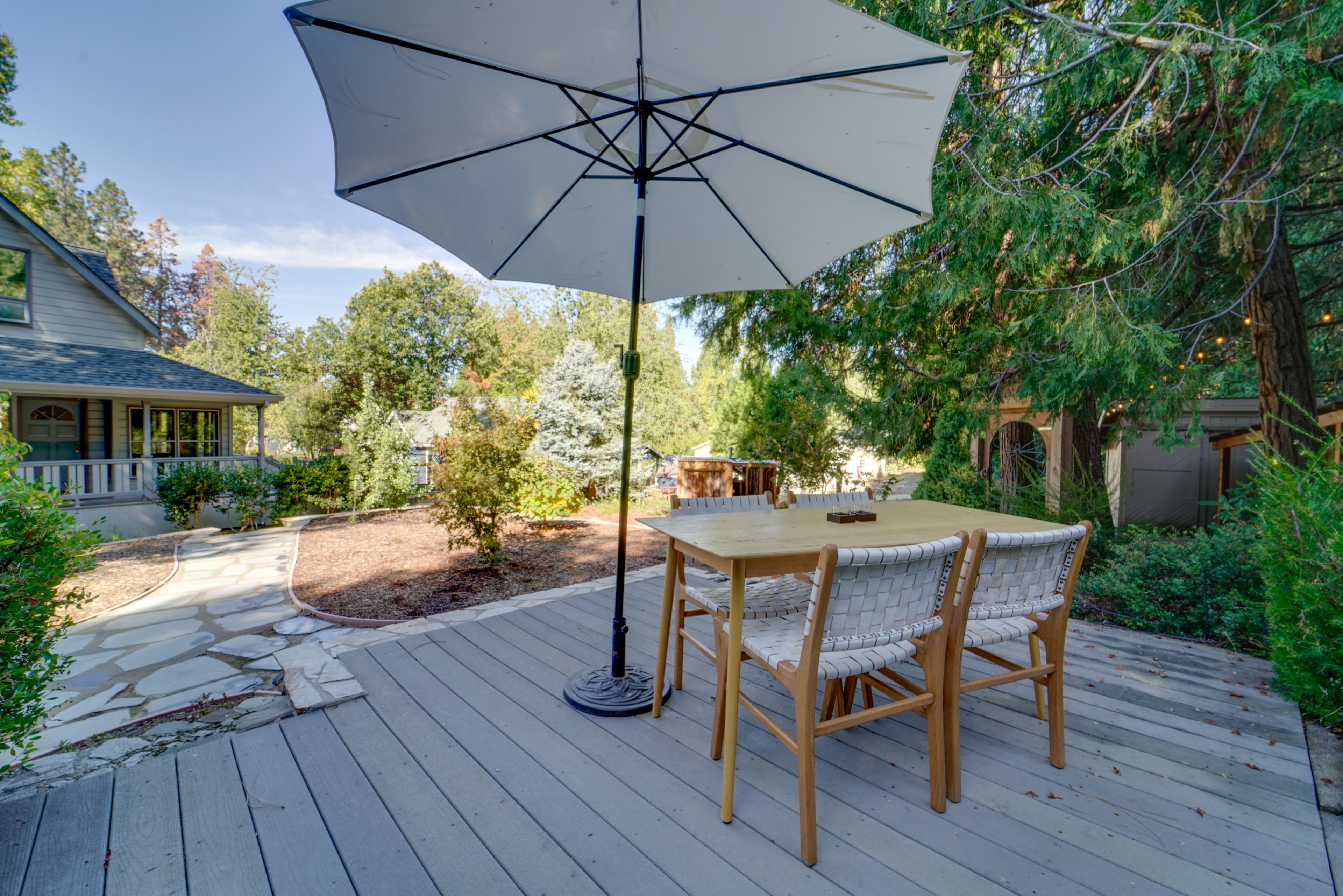 Private Backyard | Patio | Dining Area