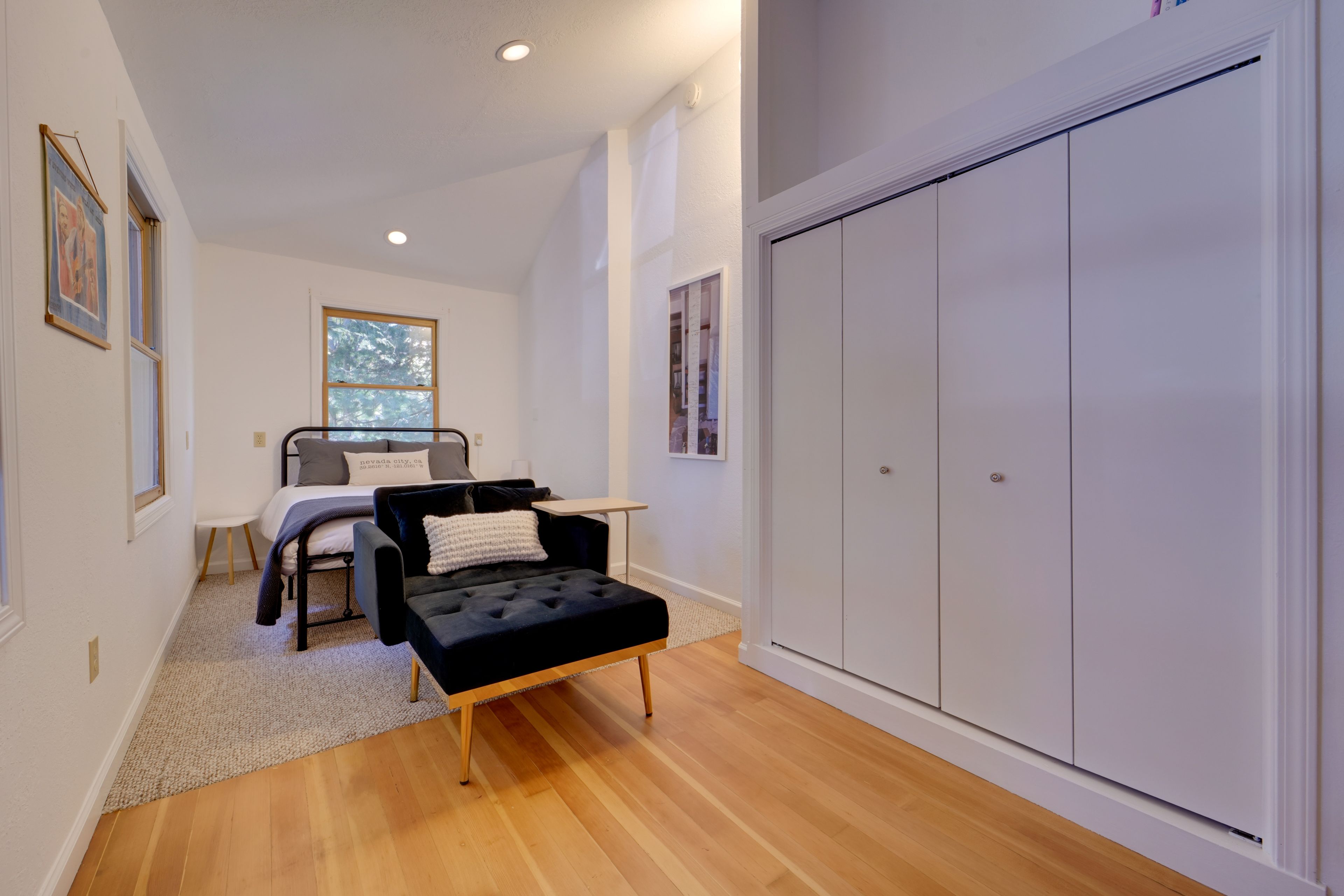 TV Room | Queen Bed | 1st Floor | Linens Provided