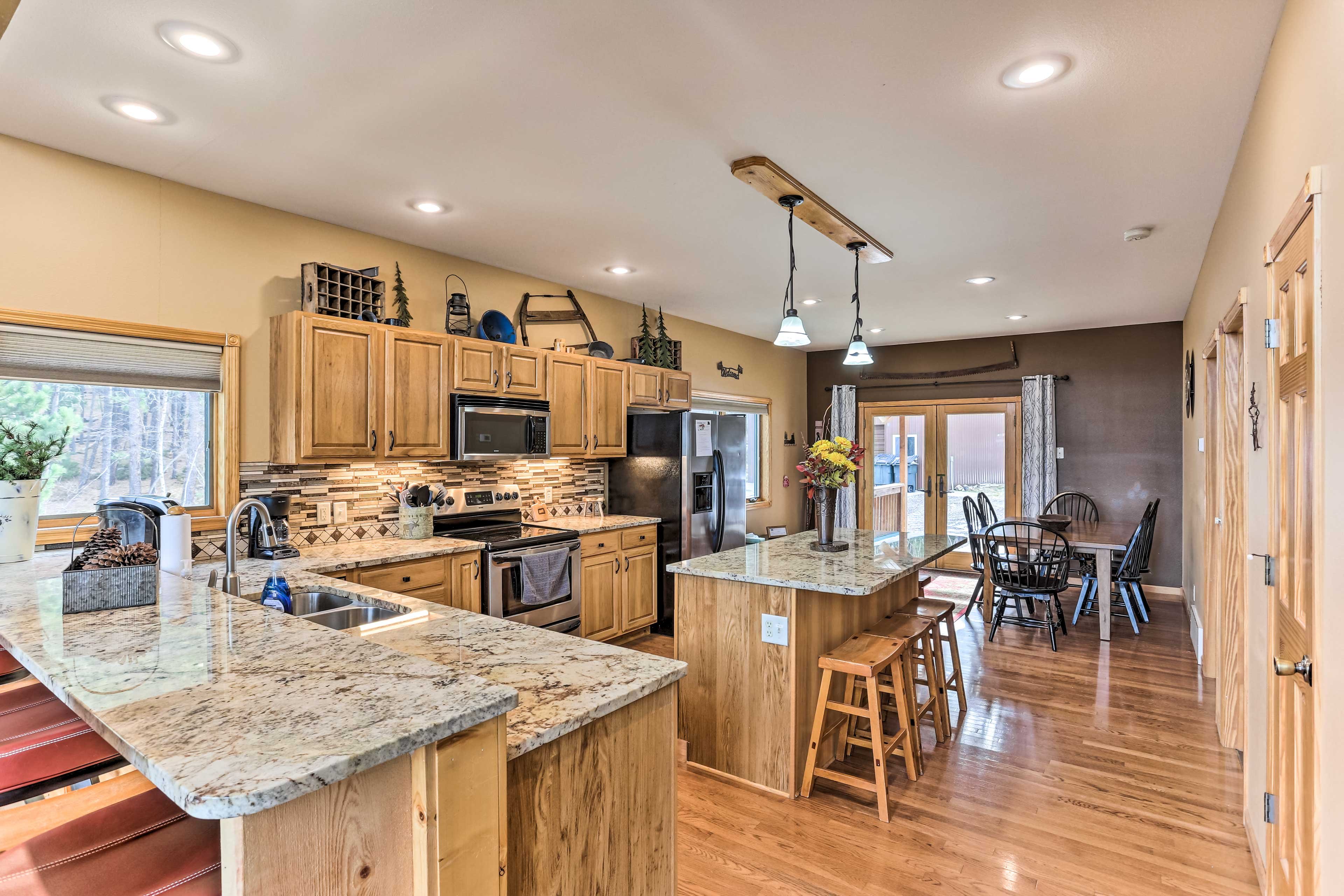 Kitchen | Cooking Basics | Coffee Maker | Paper Towels/Trash Bags Provided