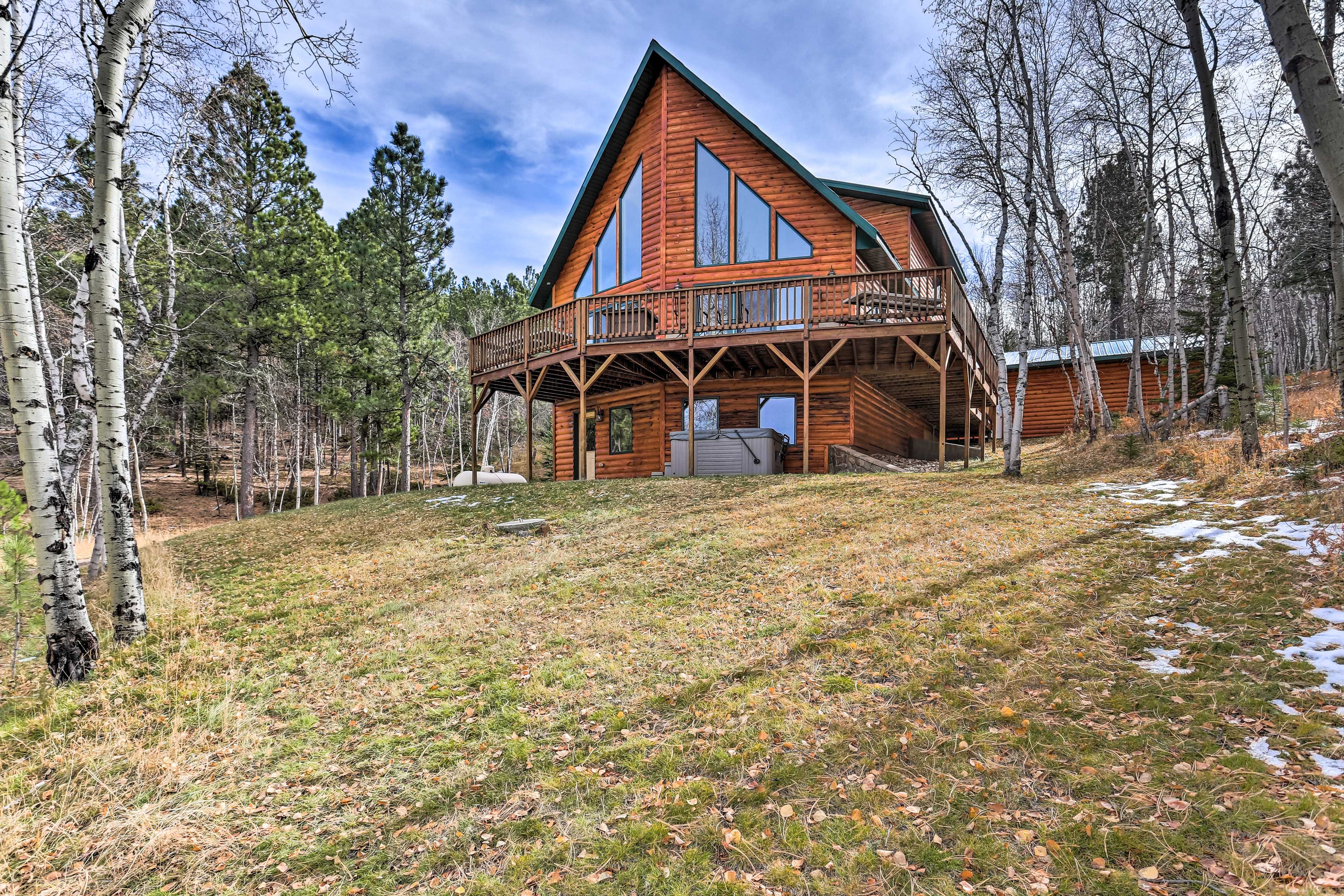 Hot Tub | Main Floor Bedroom & Full Bathroom | < 7 Mi to Downtown Lead