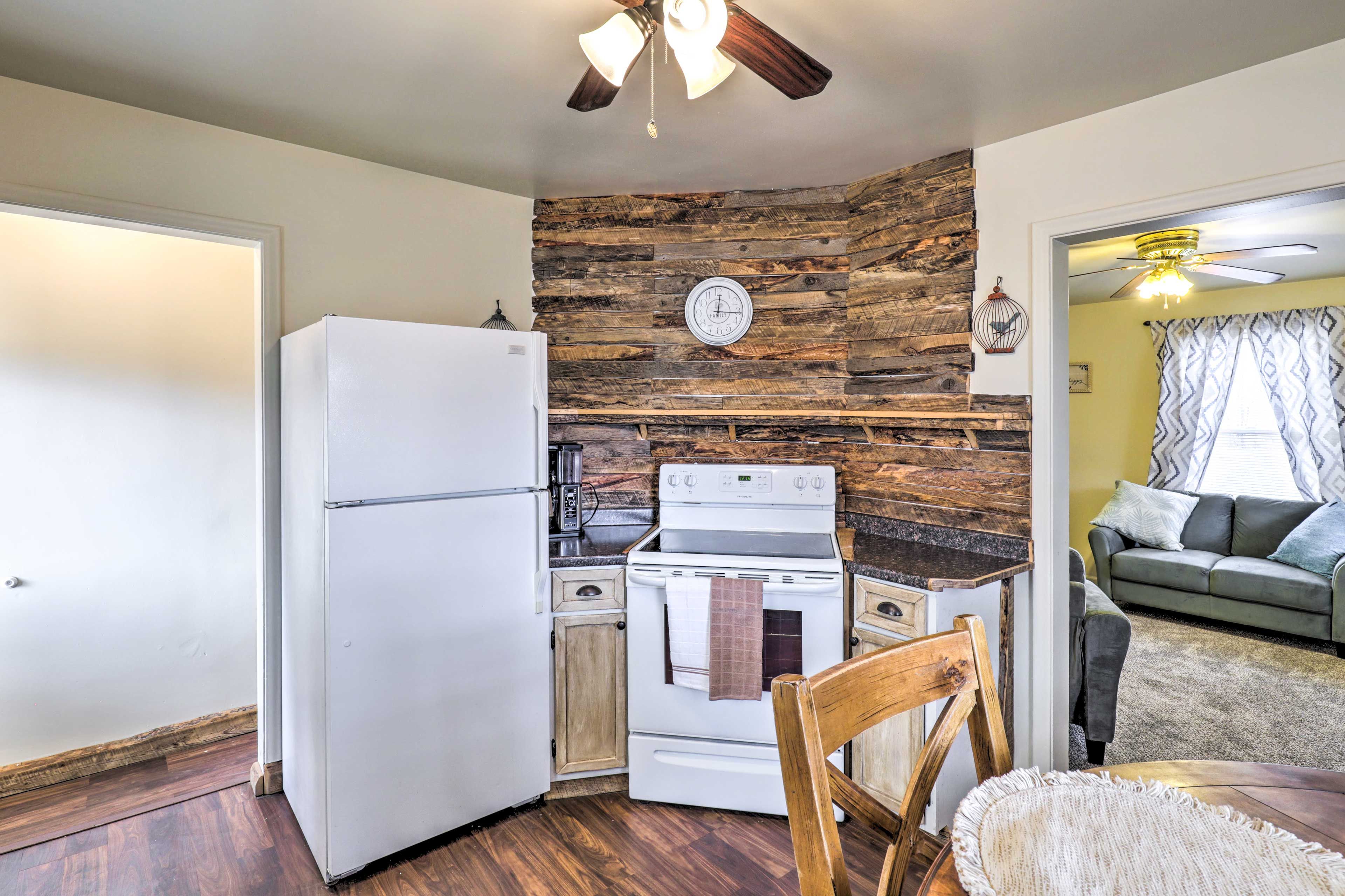 Kitchen | Cooking Basics | Coffee Maker | Paper Towels/Trash Bags Provided