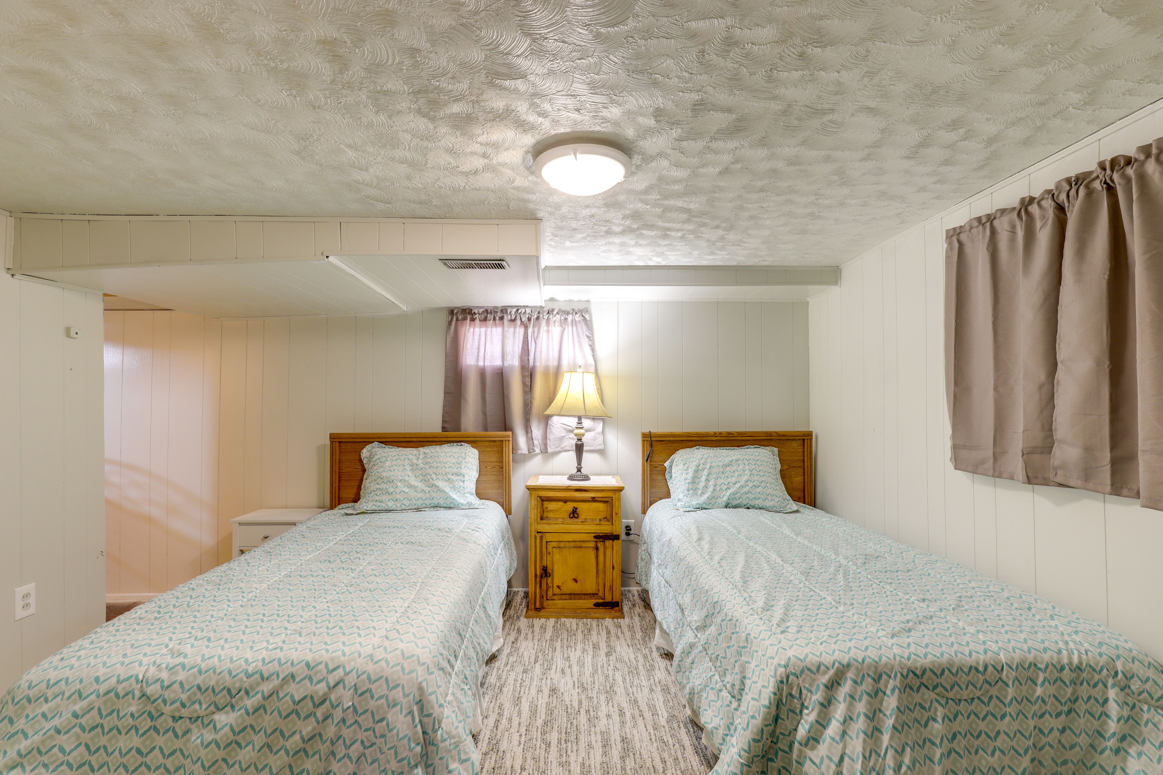 Bedroom 3 | 2 Twin Beds | Lower Level