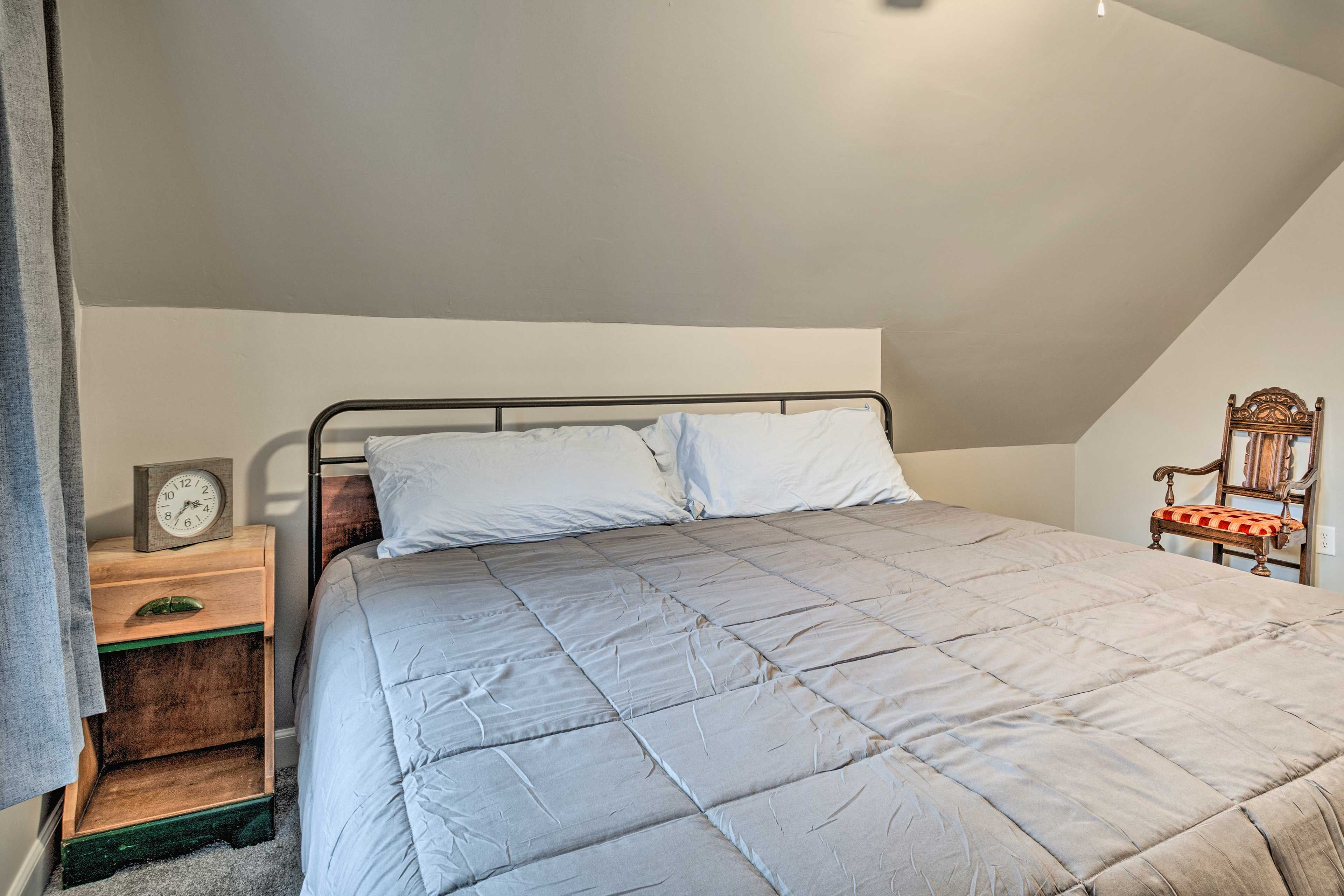 Bedroom 2 | King Bed | 2nd Floor
