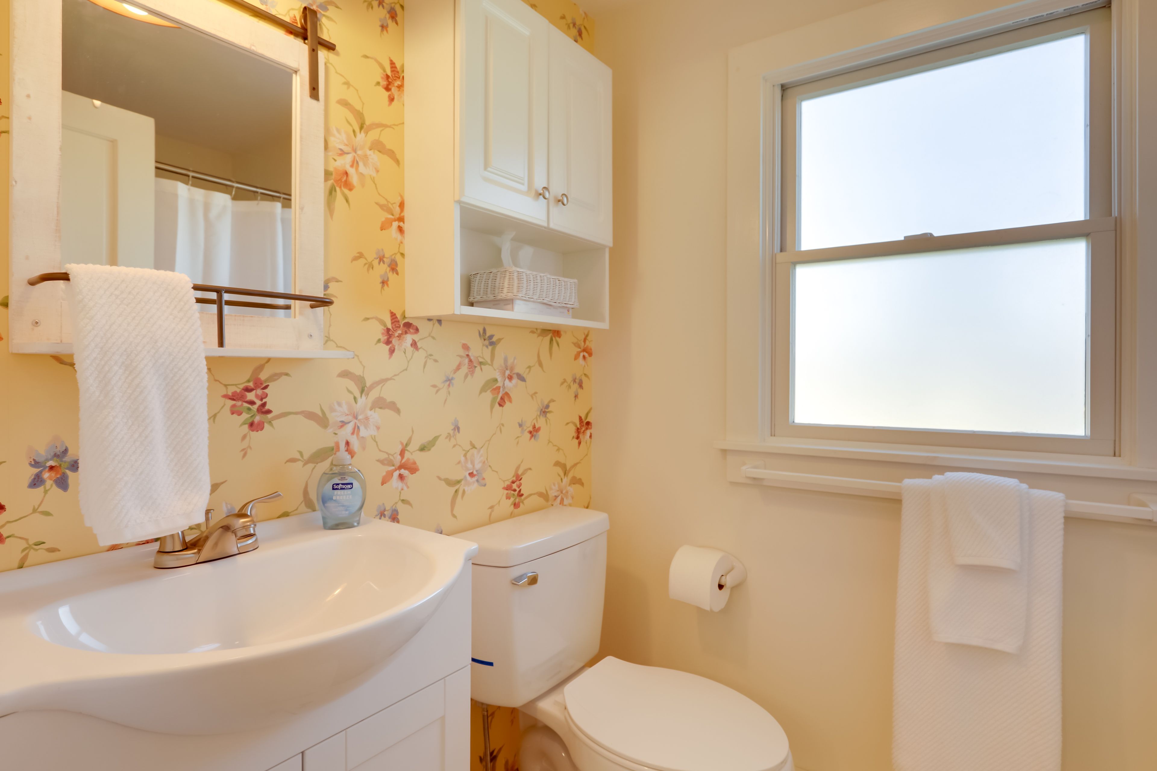 Full Bathroom | 2nd Floor