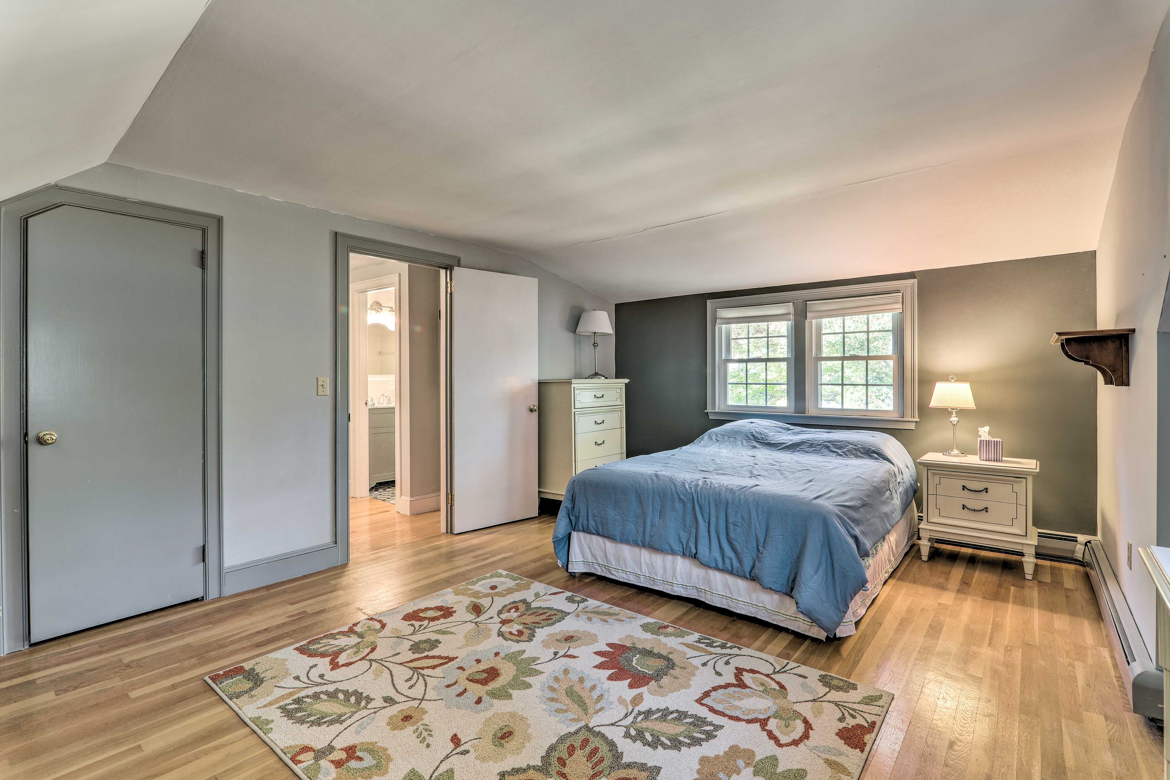 Bedroom 3 | Queen Bed