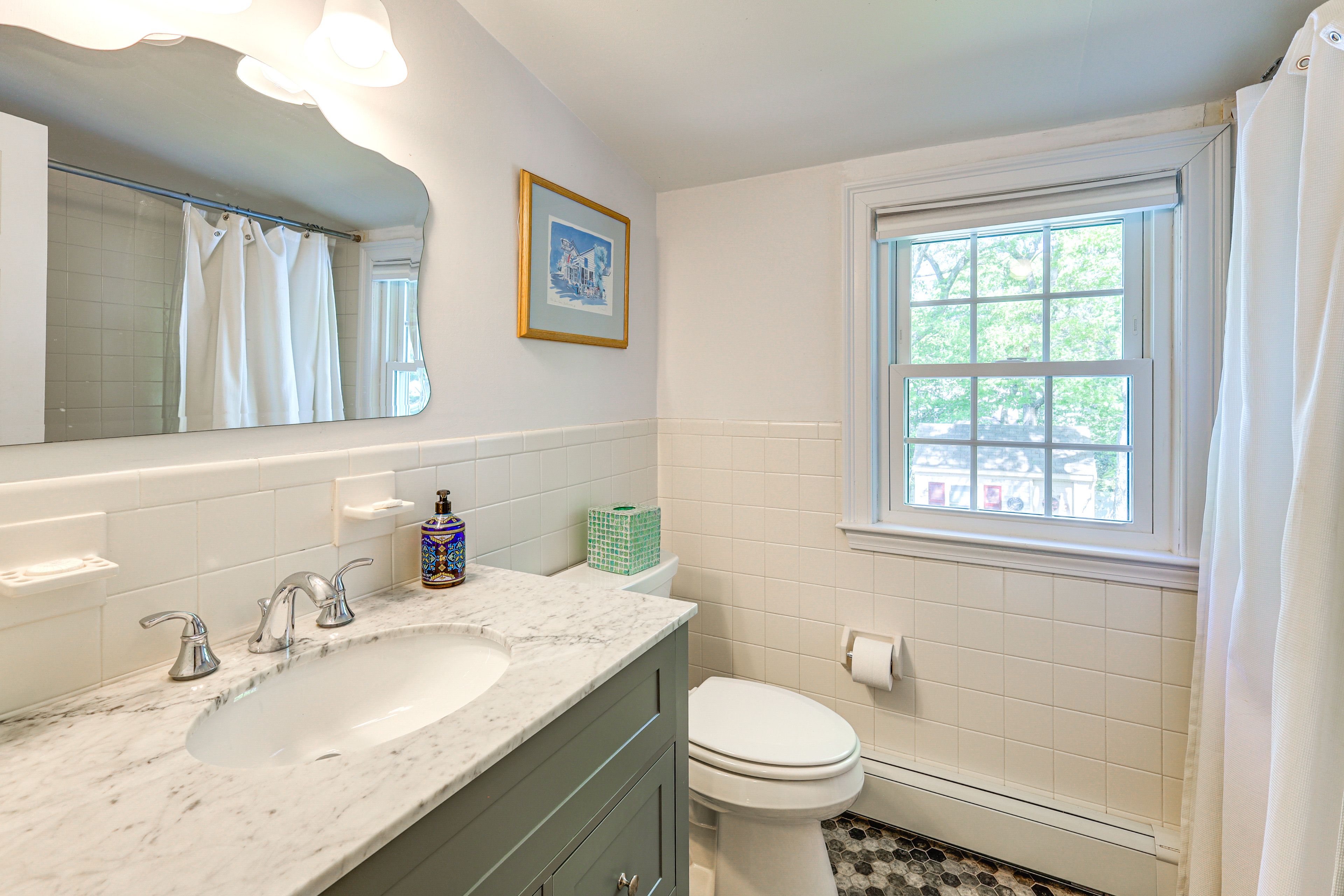 Full Bathroom| 2nd Floor
