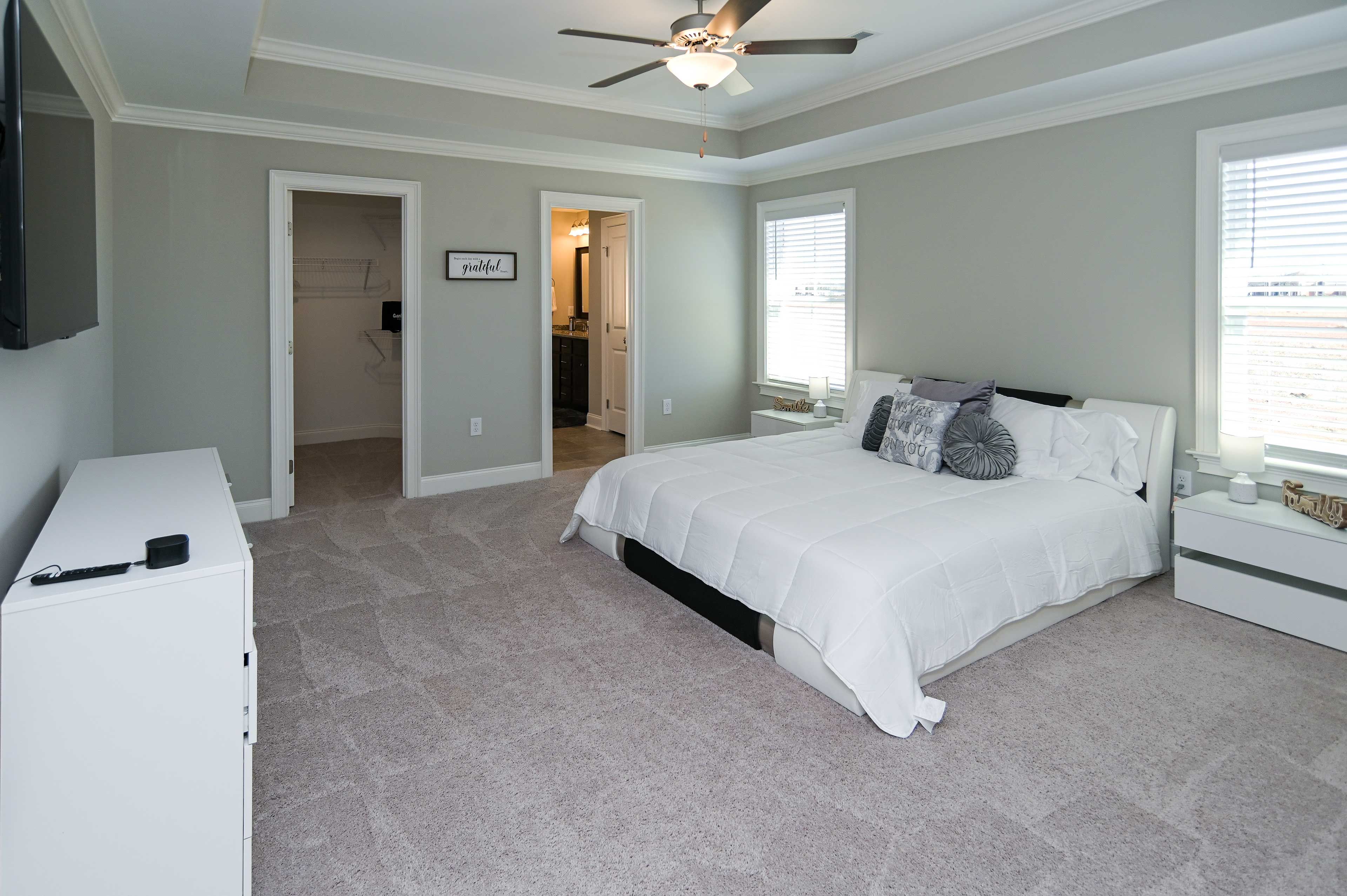 Bedroom 1 | King Bed | Smart TV | En-Suite Bathroom