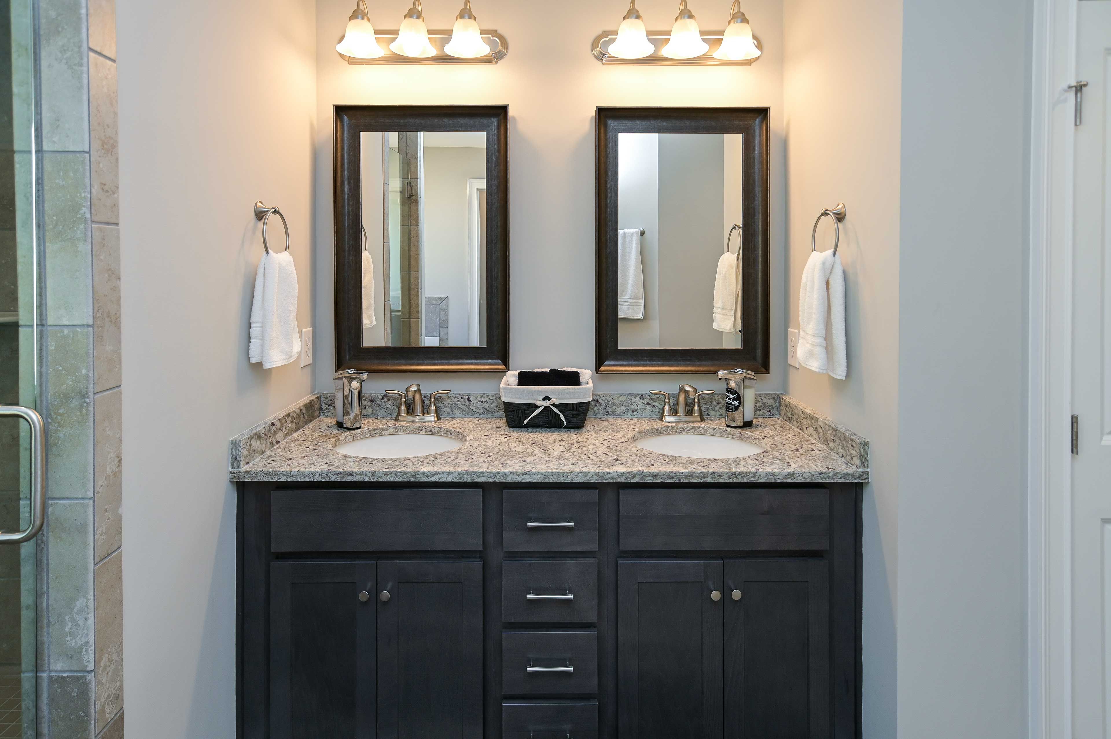 En-Suite Bathroom | Complimentary Toiletries | Towels Provided
