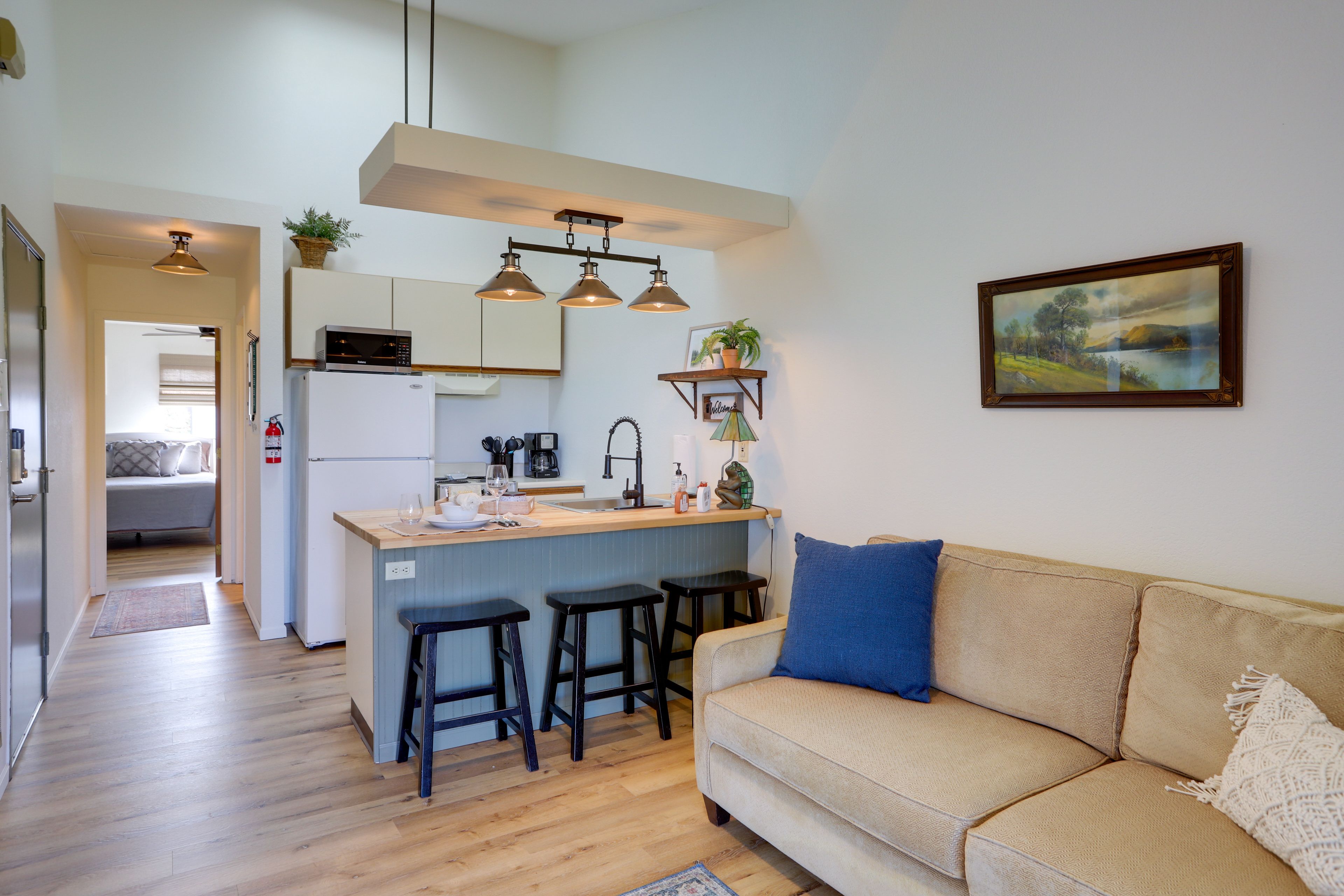 Living Room | Queen Sleeper Sofa | Pets Allowed (w/ Fee)