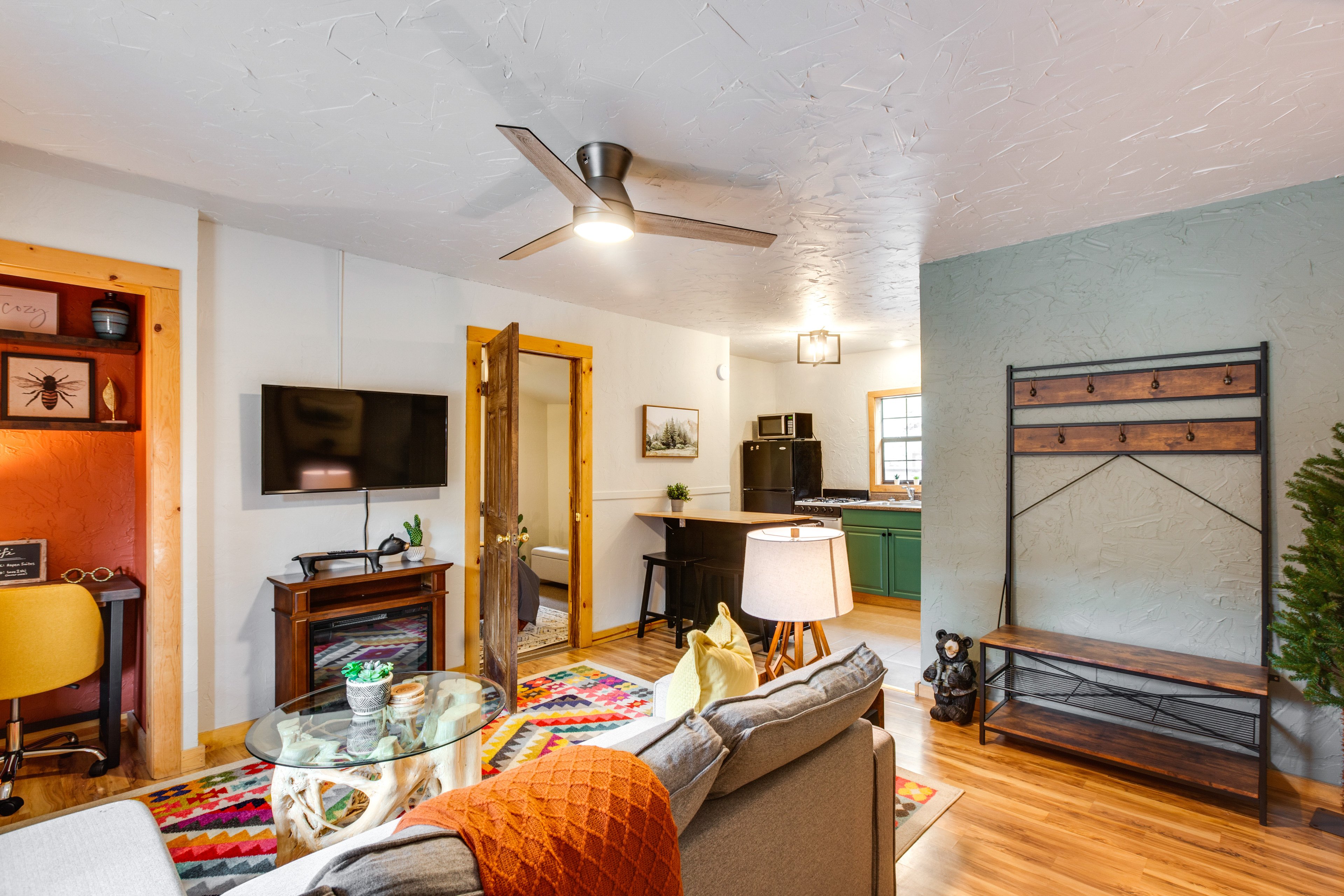 Living Room | Smart TV | Fireplace | Full Sleeper Sofa