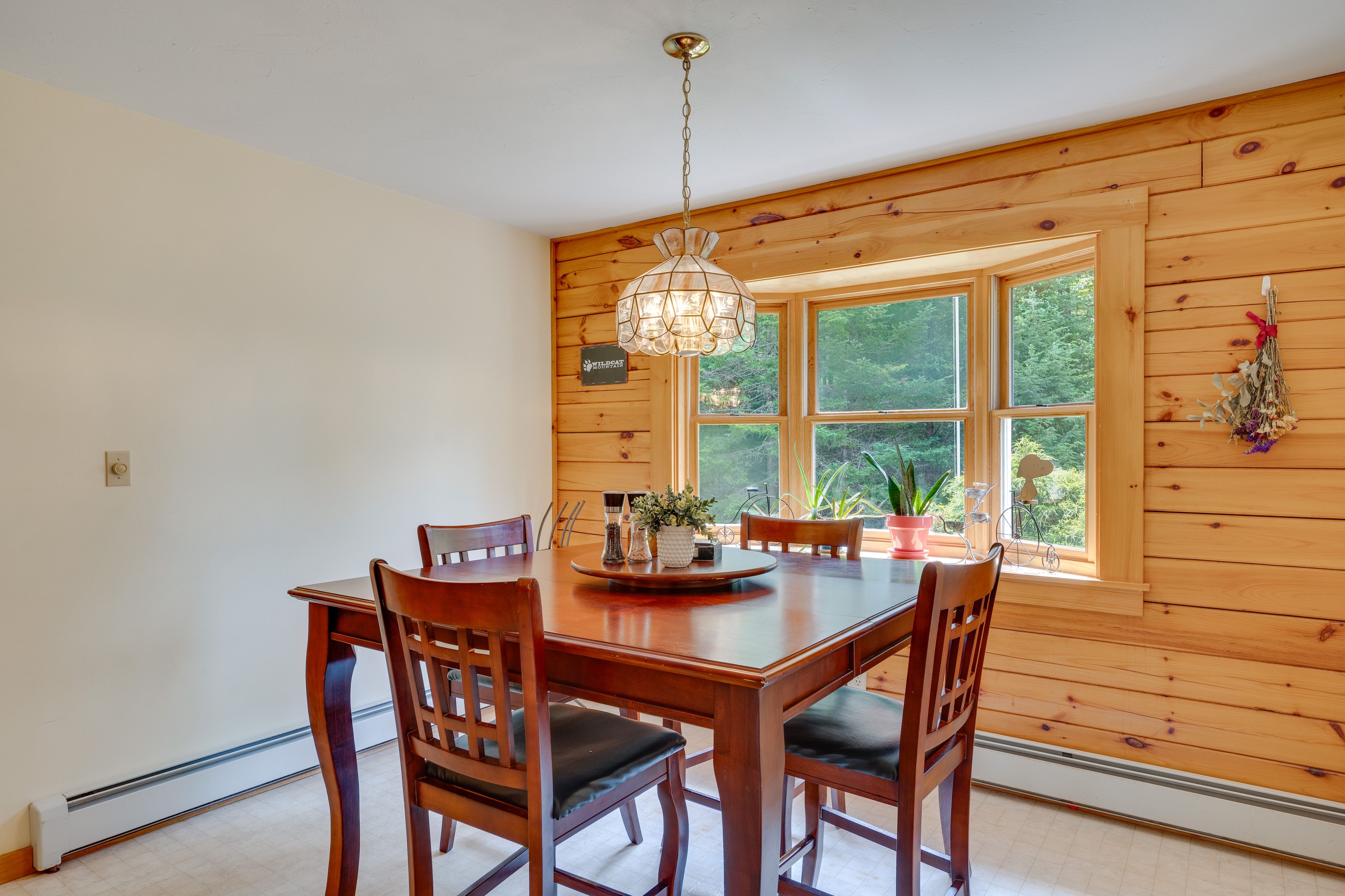 Secondary Dining Area