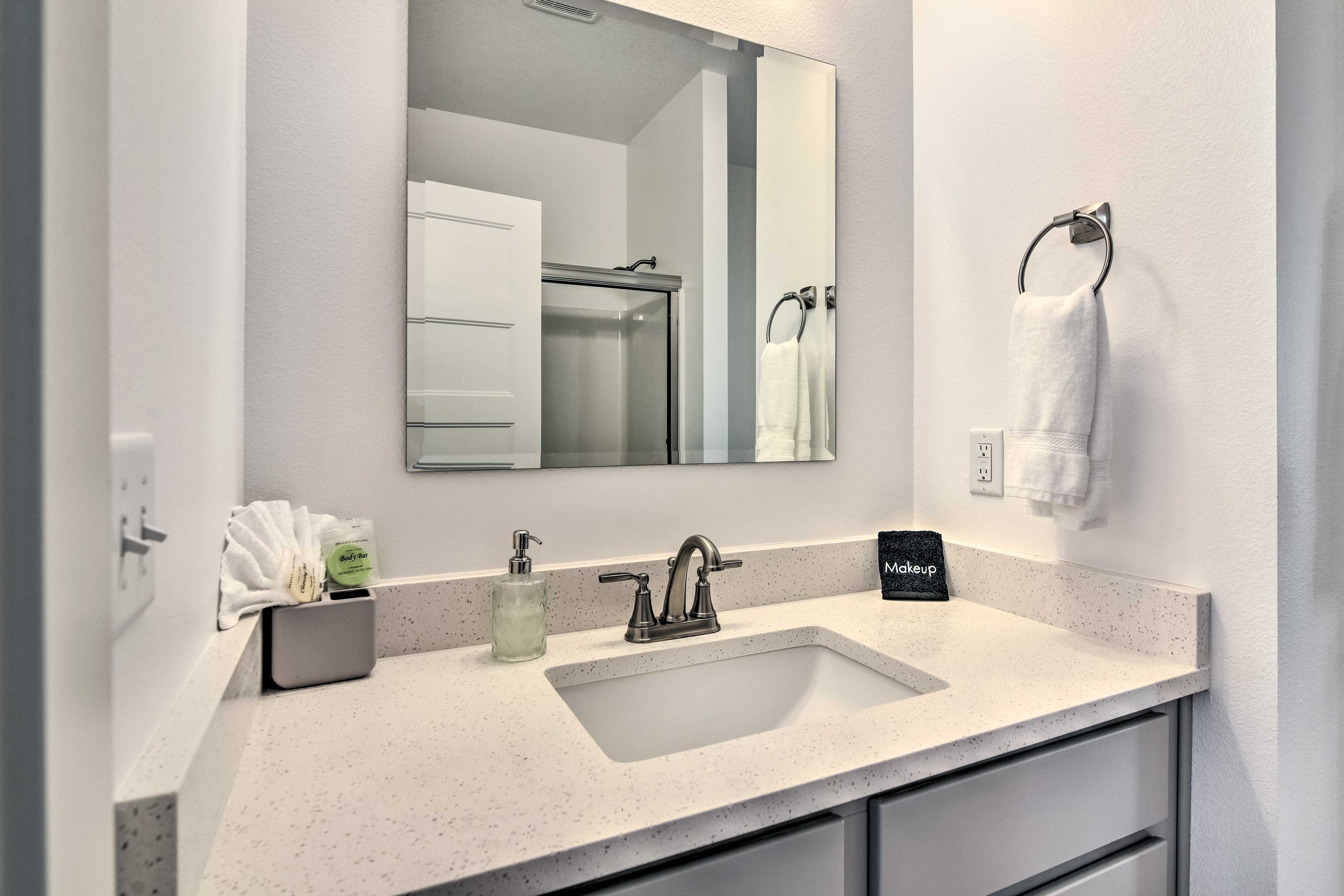 En-Suite Bathroom | Towels Provided