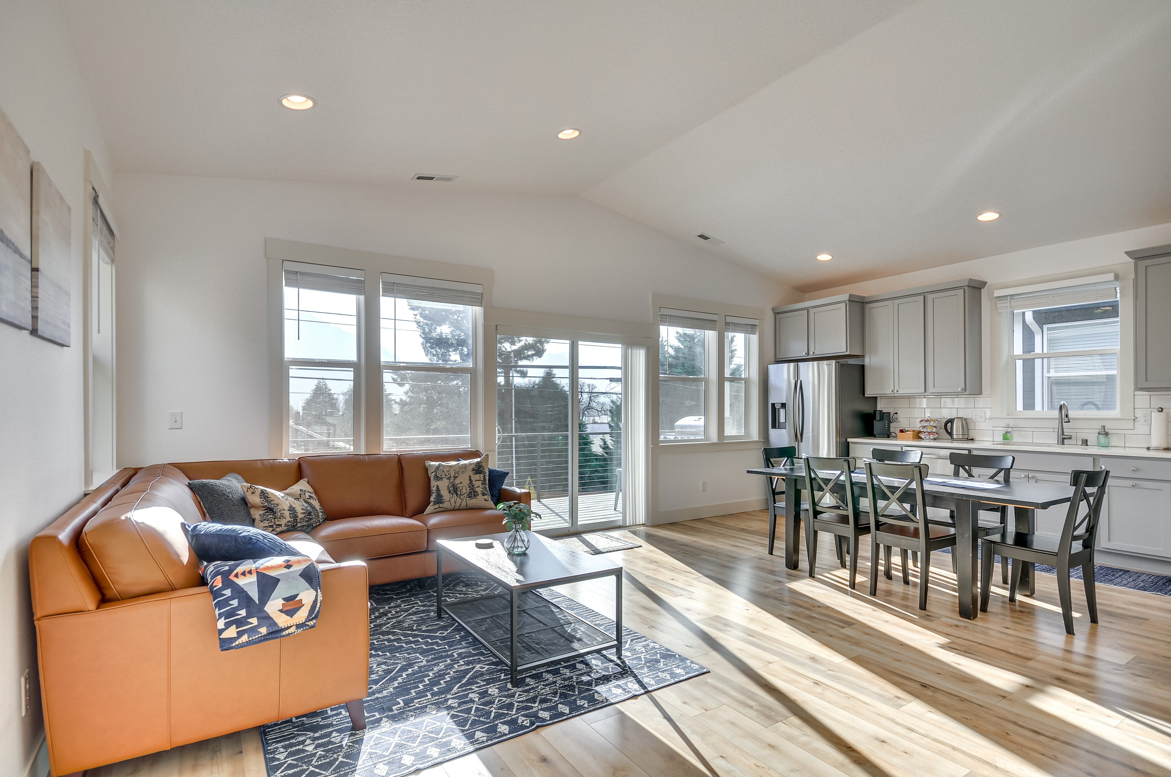 Stevenson Vacation Rental | 3BR | 2.5BA | 1,680 Sq Ft | Stairs Required