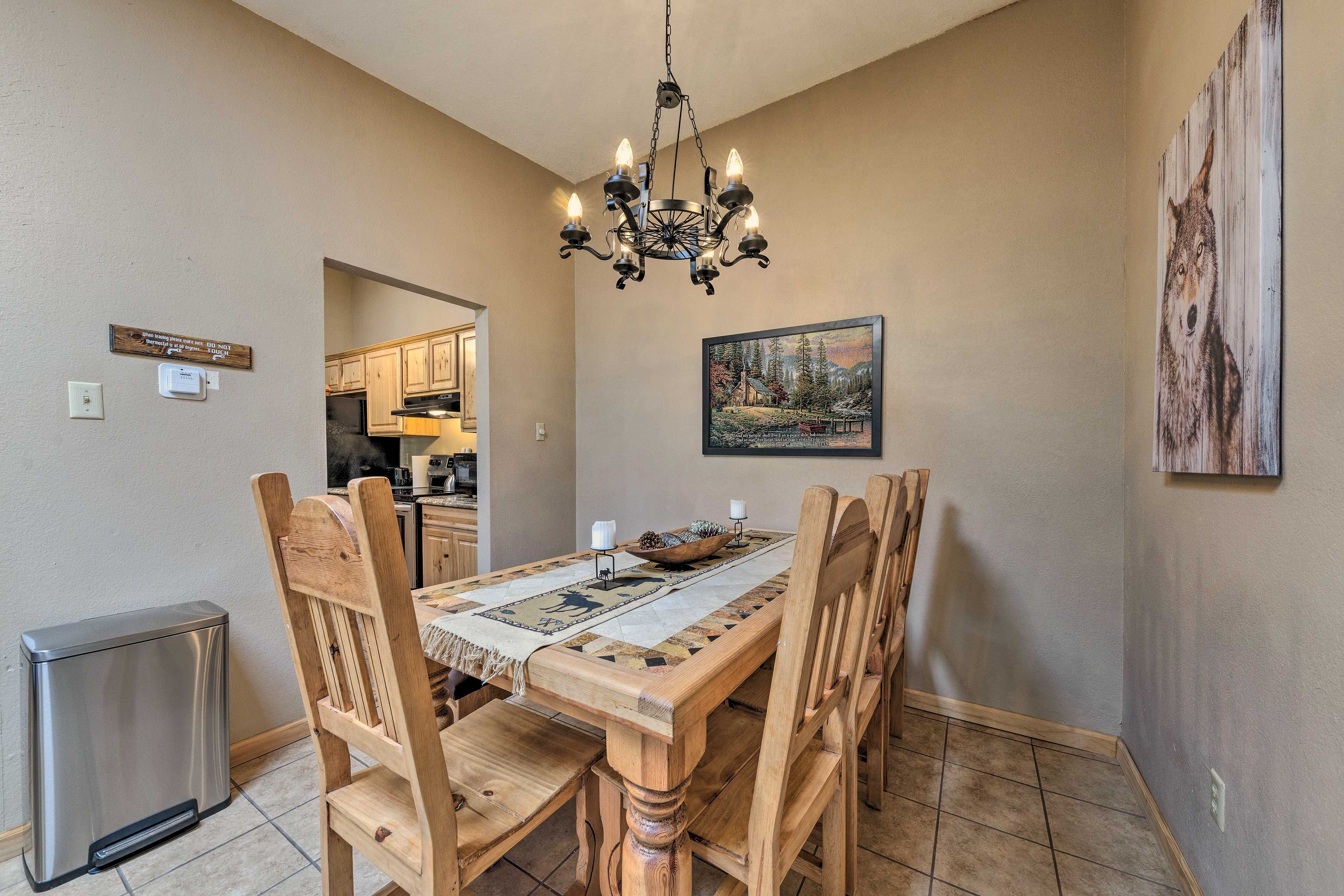 Dining Area | Dishware & Flatware Provided