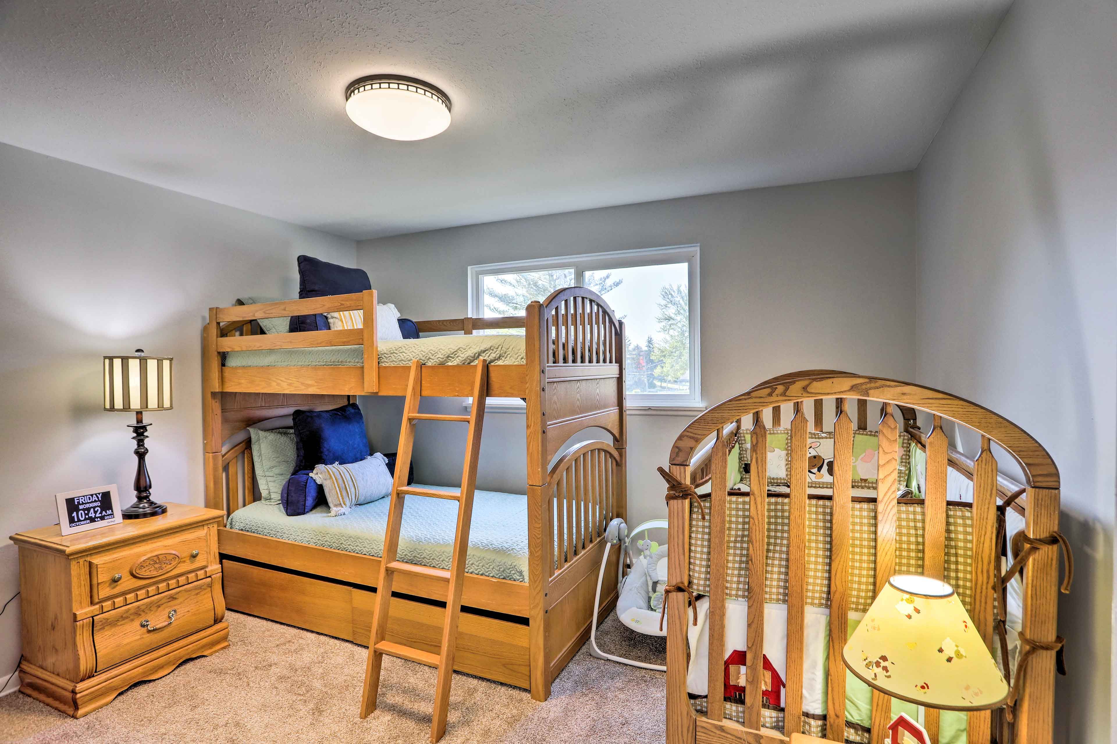 Bedroom 3 | Twin Bunk Bed | Crib | 2nd Floor | Smart TV